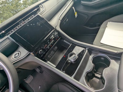 2025 Jeep Grand Cherokee GRAND CHEROKEE LAREDO 4X2