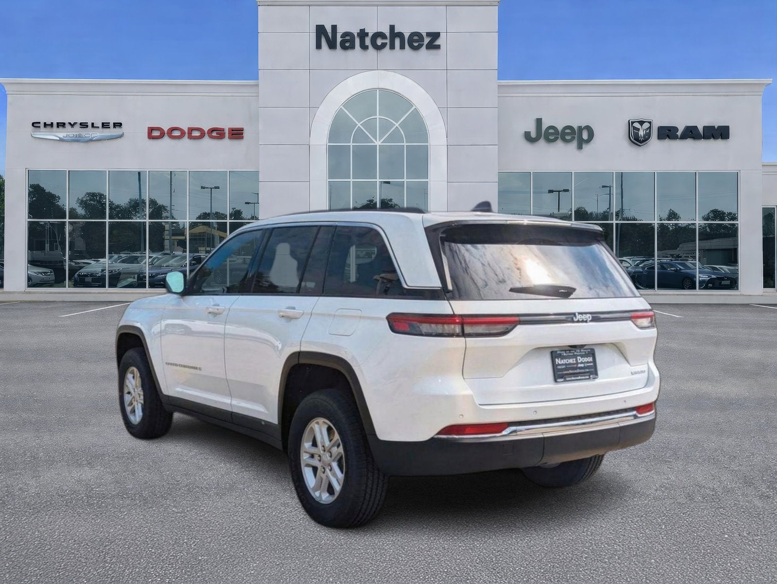 2025 Jeep Grand Cherokee GRAND CHEROKEE LAREDO 4X2