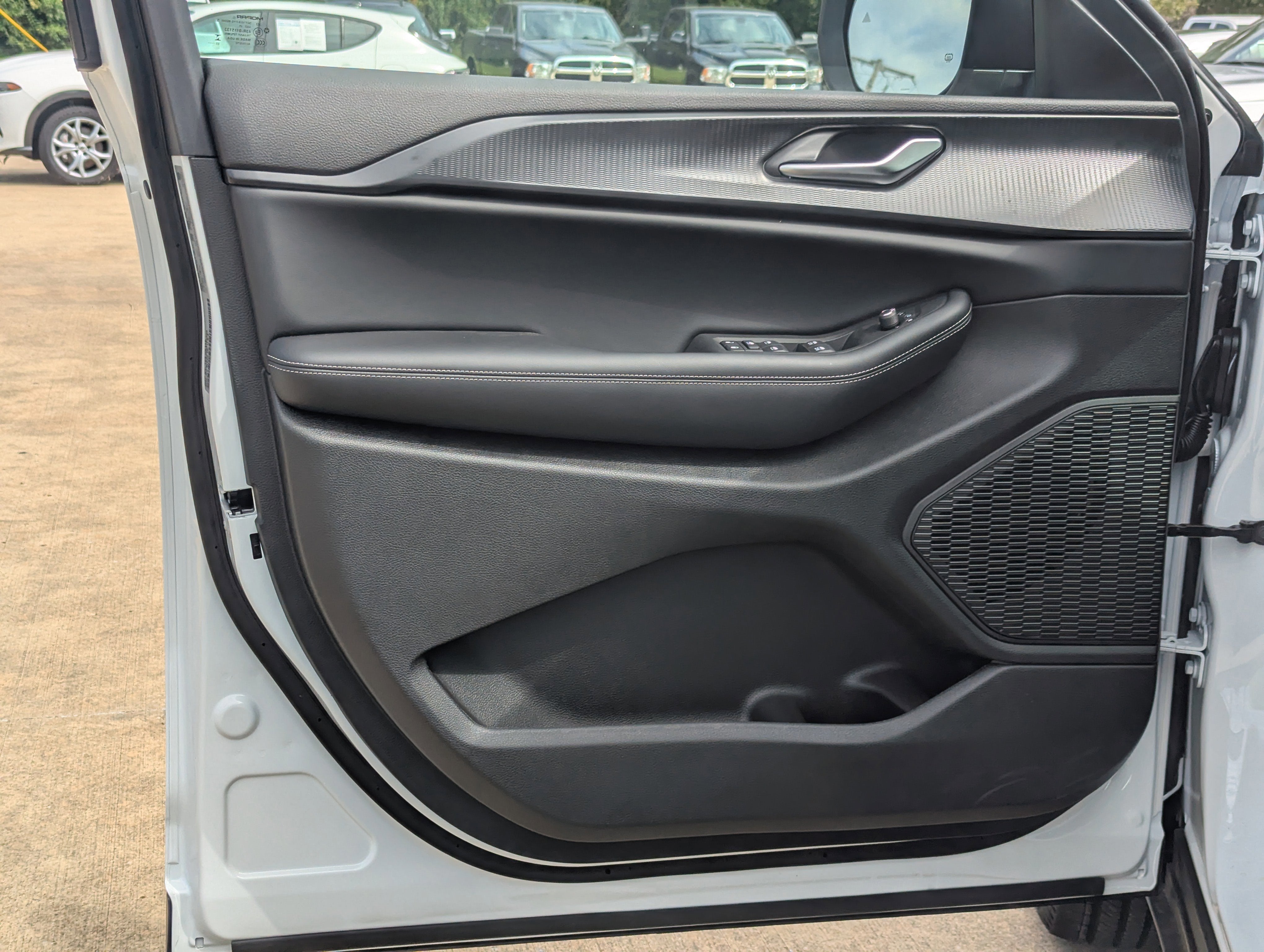 2025 Jeep Grand Cherokee GRAND CHEROKEE LAREDO 4X2