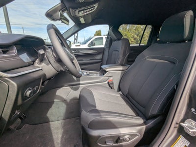 2025 Jeep Grand Cherokee GRAND CHEROKEE LAREDO 4X2