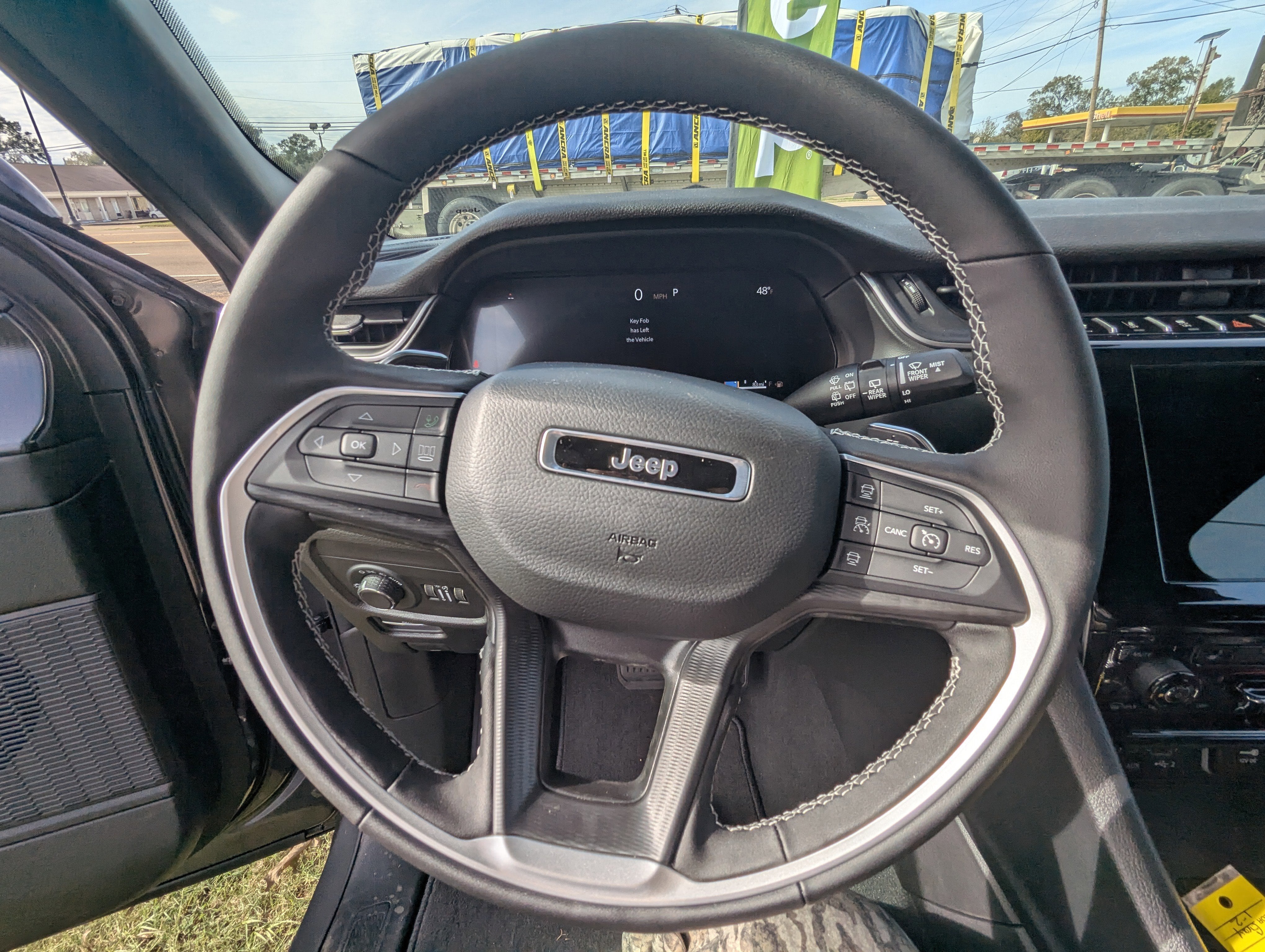 2025 Jeep Grand Cherokee GRAND CHEROKEE LAREDO 4X2