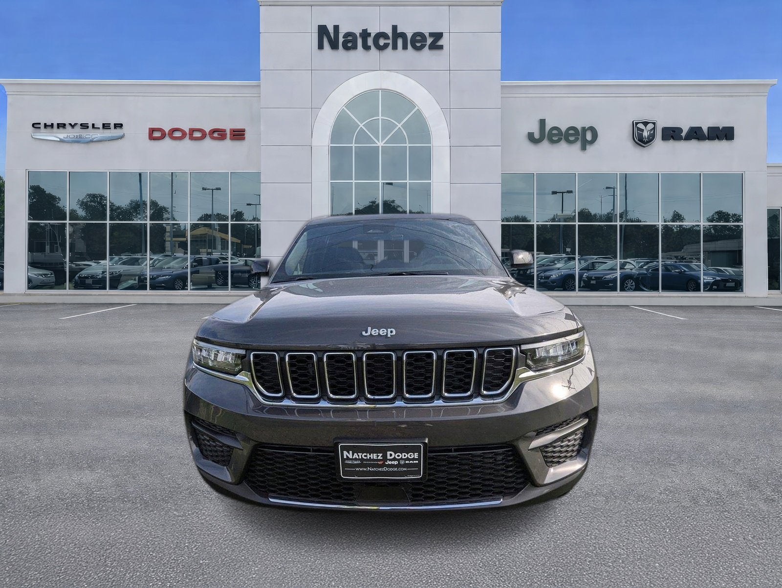 2025 Jeep Grand Cherokee GRAND CHEROKEE LAREDO 4X2