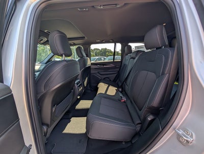 2026 Jeep Grand Cherokee GRAND CHEROKEE LAREDO X 4X2