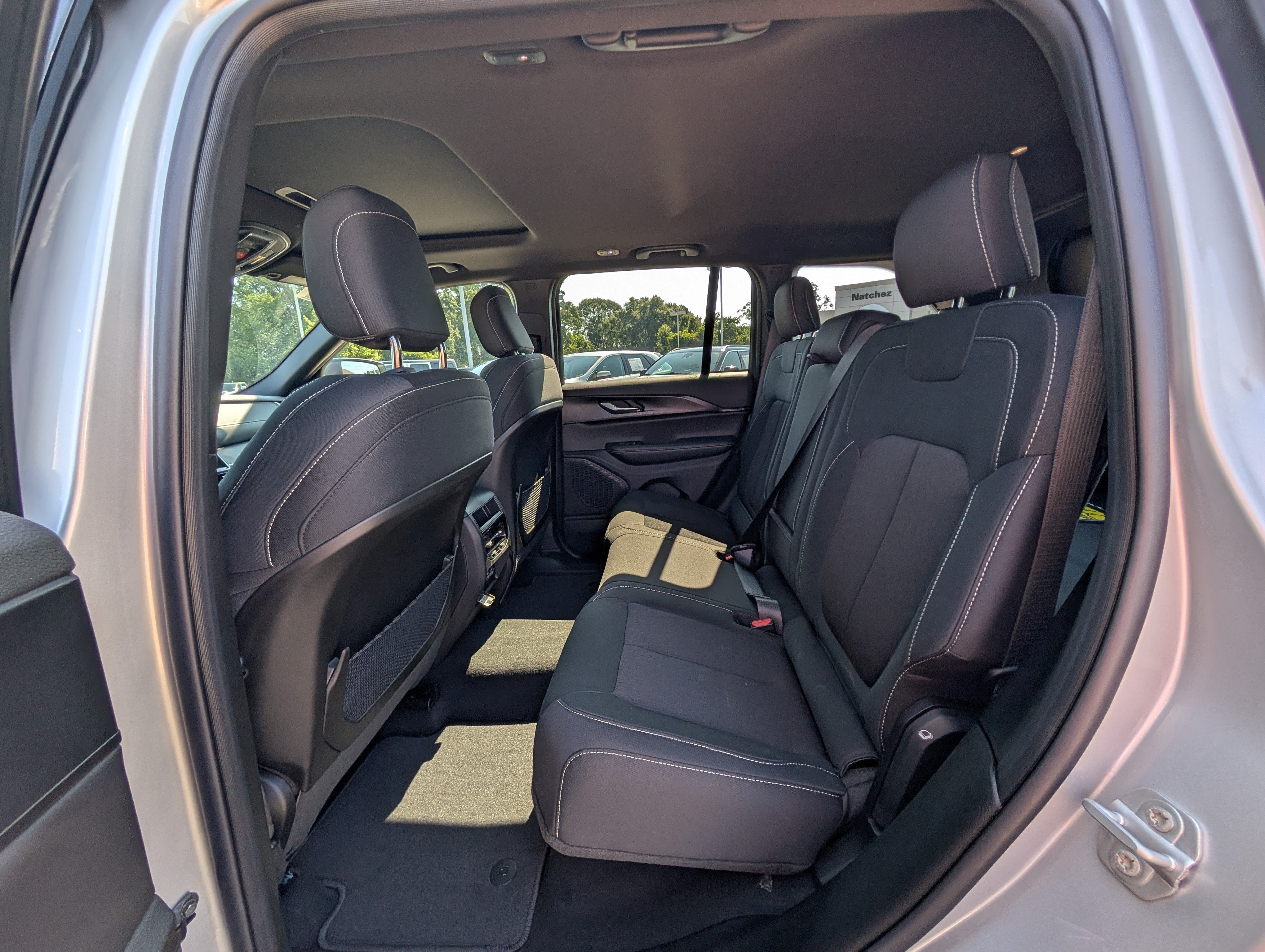 2026 Jeep Grand Cherokee GRAND CHEROKEE LAREDO X 4X2
