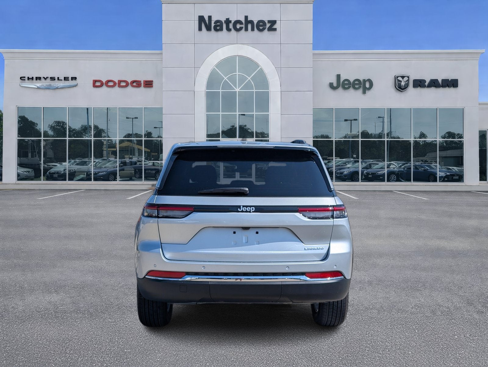 2026 Jeep Grand Cherokee GRAND CHEROKEE LAREDO X 4X2