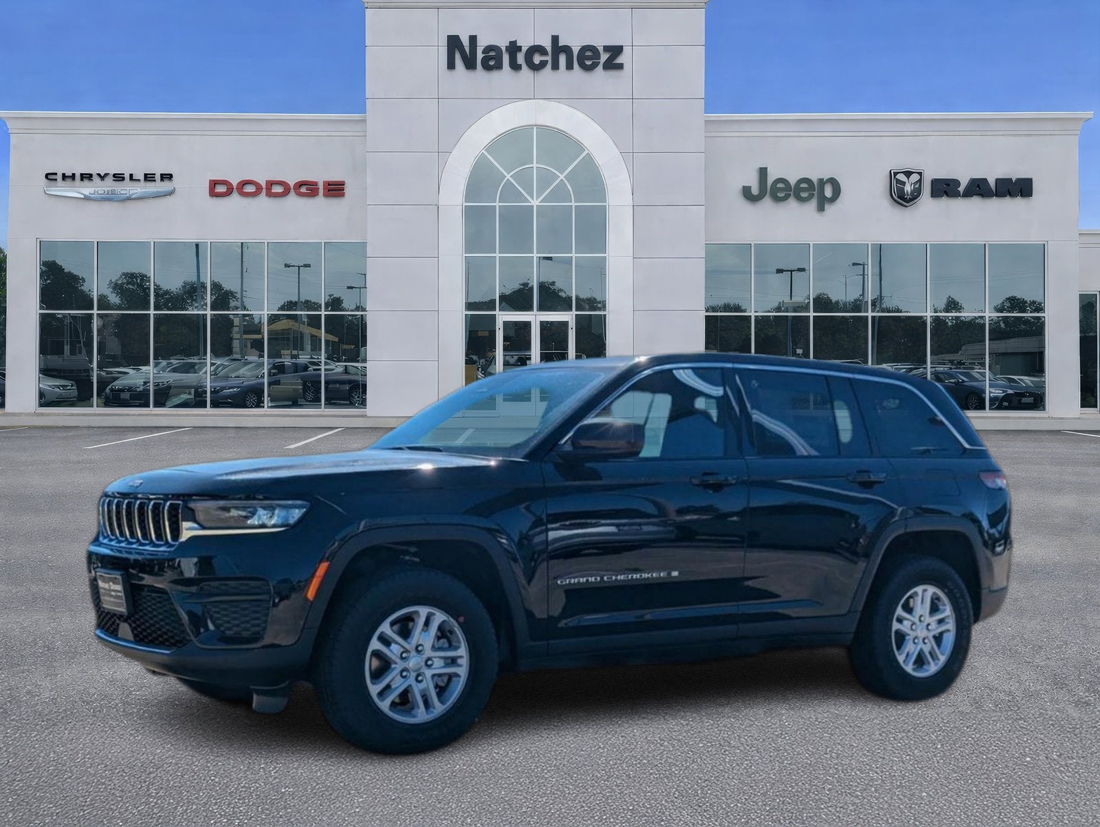 2025 Jeep Grand Cherokee GRAND CHEROKEE LAREDO 4X2