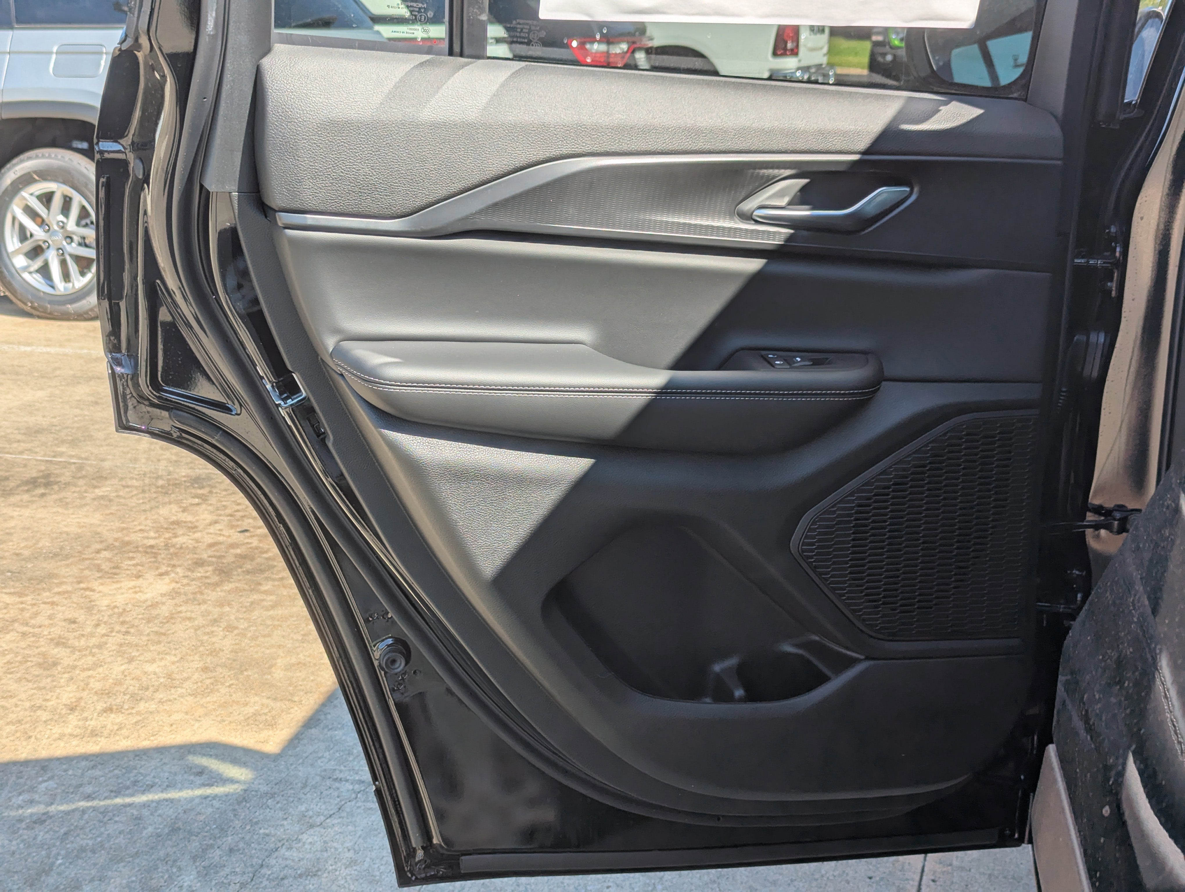 2025 Jeep Grand Cherokee GRAND CHEROKEE LAREDO 4X2