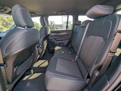 2025 Jeep Grand Cherokee GRAND CHEROKEE LAREDO 4X2