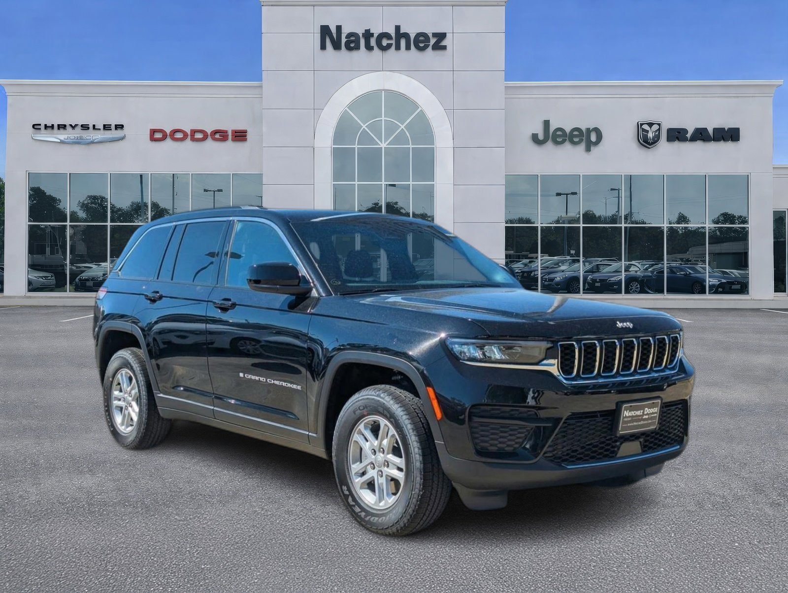 2025 Jeep Grand Cherokee GRAND CHEROKEE LAREDO 4X2