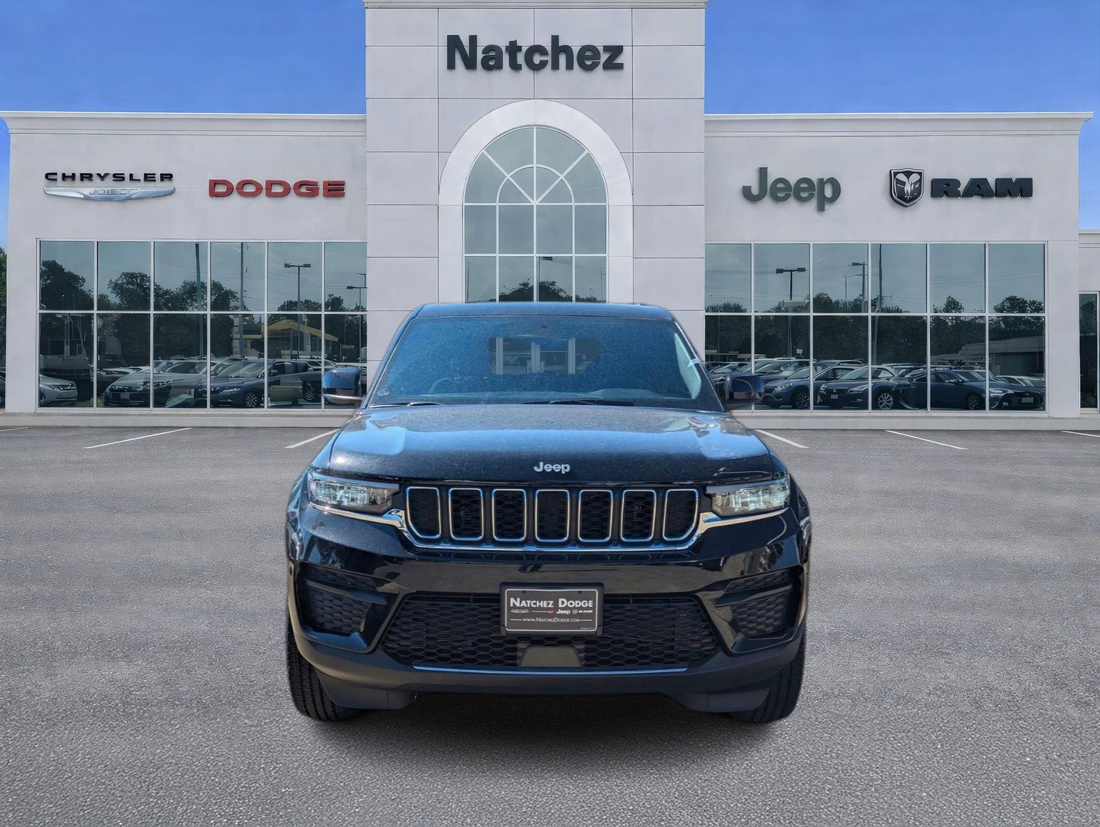 2025 Jeep Grand Cherokee GRAND CHEROKEE LAREDO 4X2