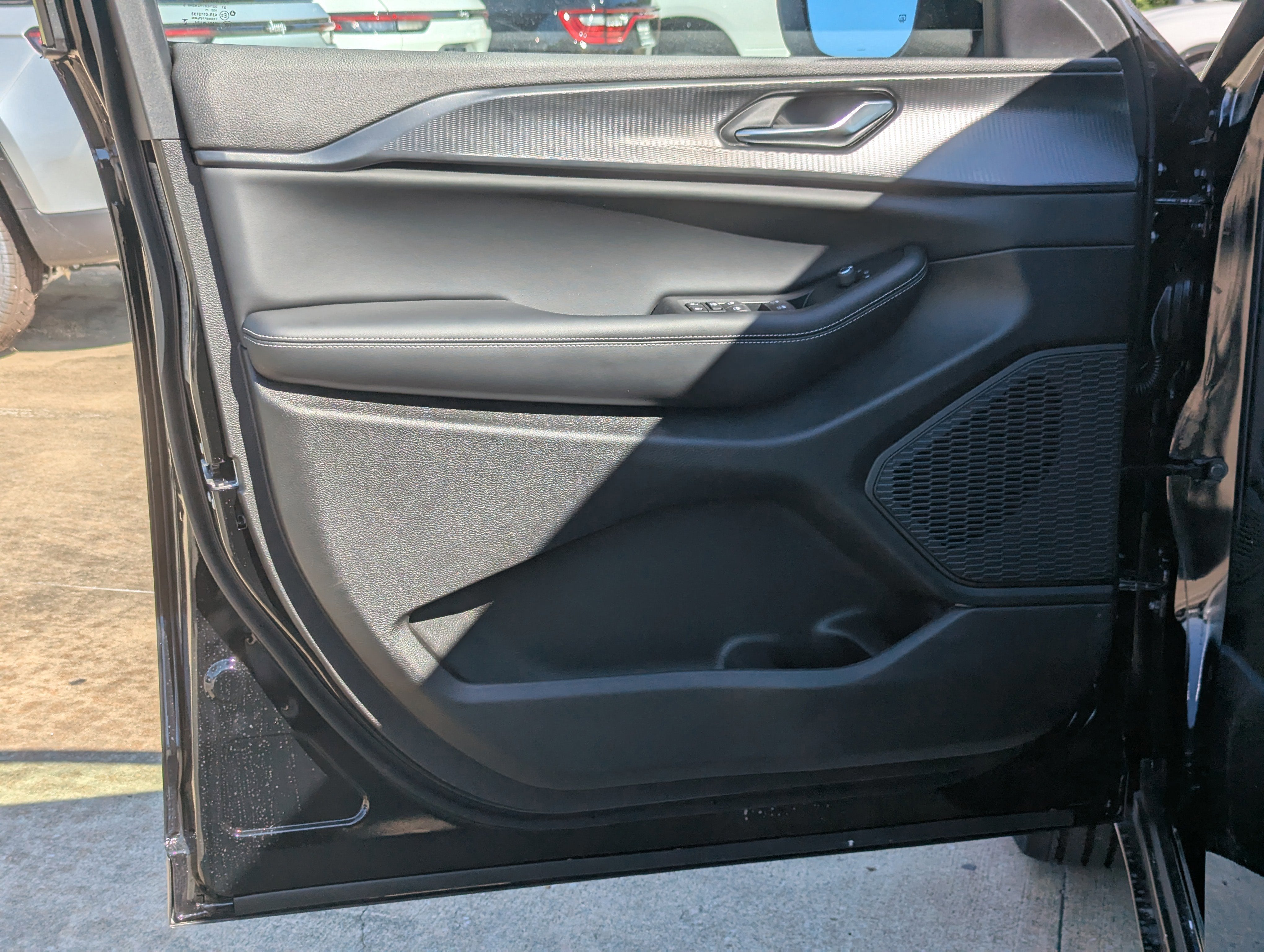 2025 Jeep Grand Cherokee GRAND CHEROKEE LAREDO 4X2