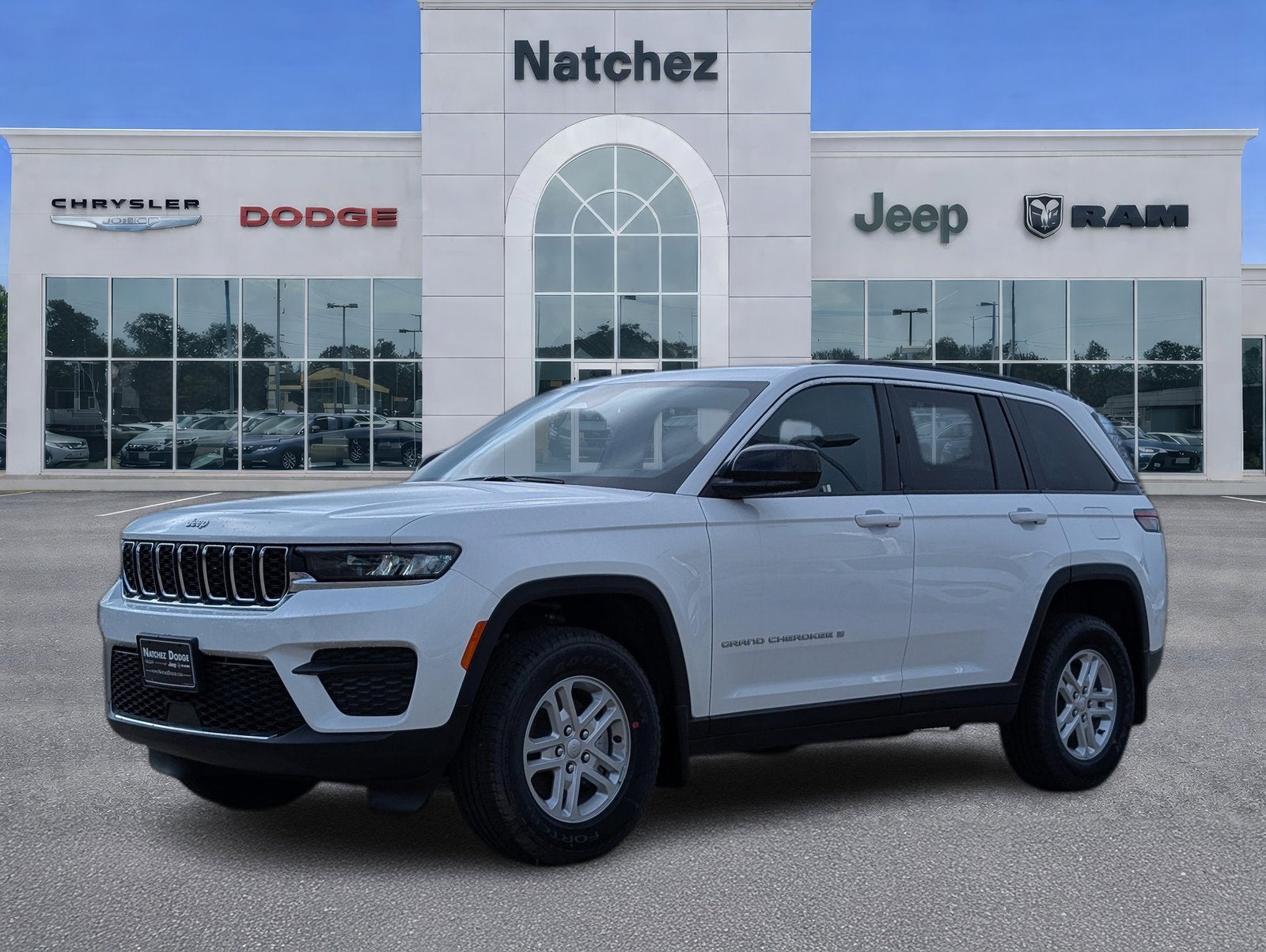 2025 Jeep Grand Cherokee GRAND CHEROKEE LAREDO 4X2