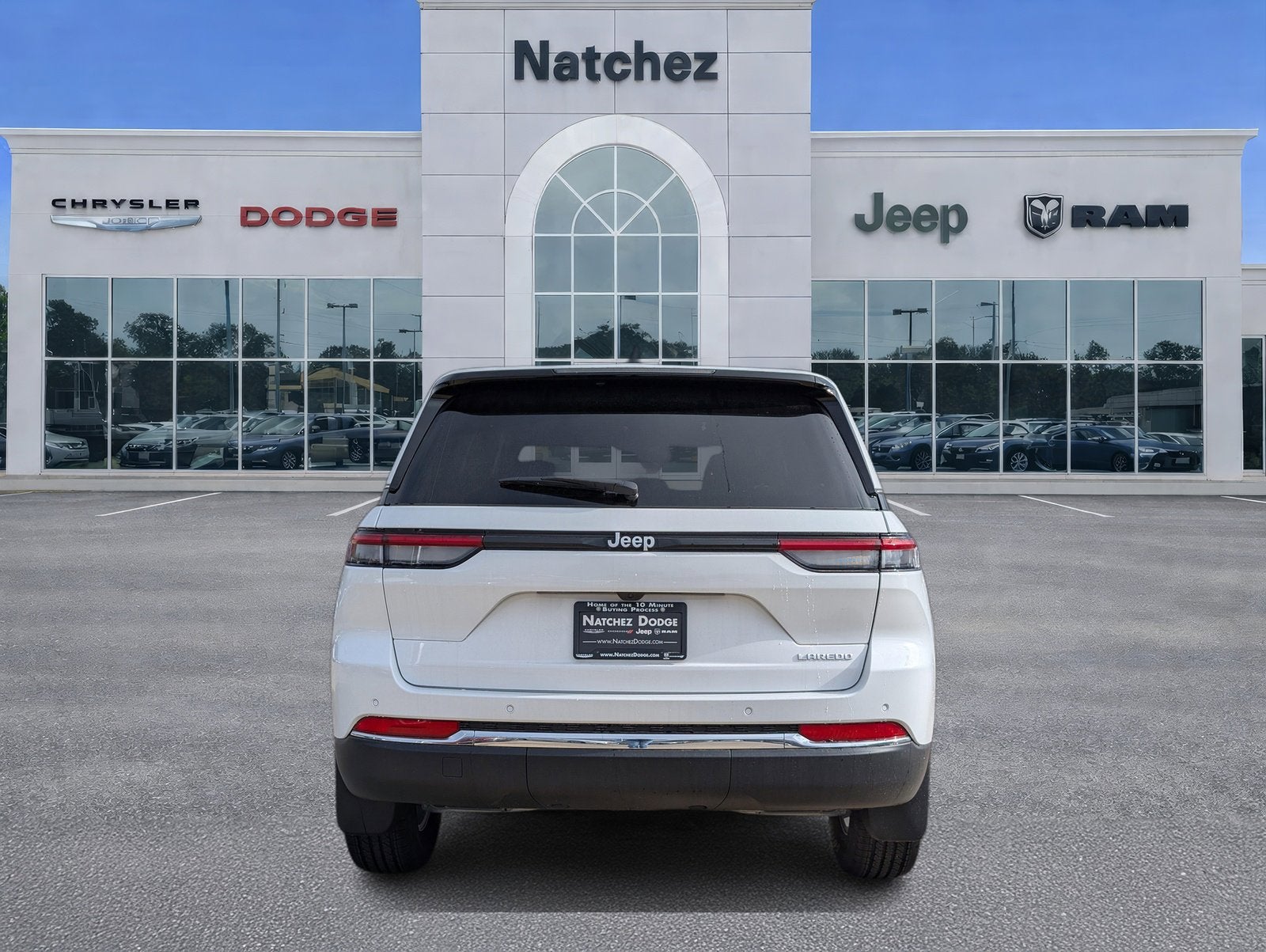 2025 Jeep Grand Cherokee GRAND CHEROKEE LAREDO 4X2