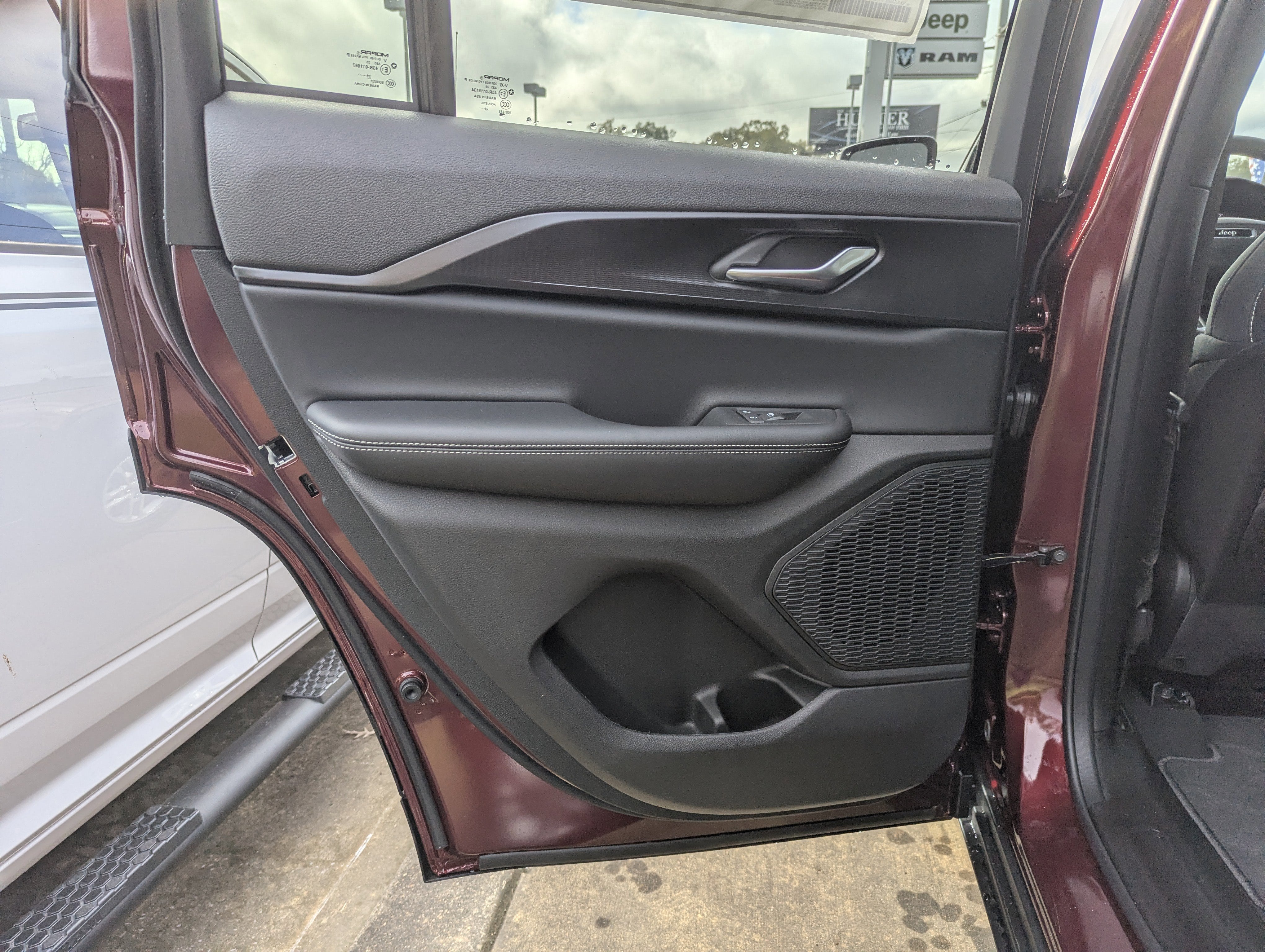 2025 Jeep Grand Cherokee GRAND CHEROKEE LAREDO 4X2