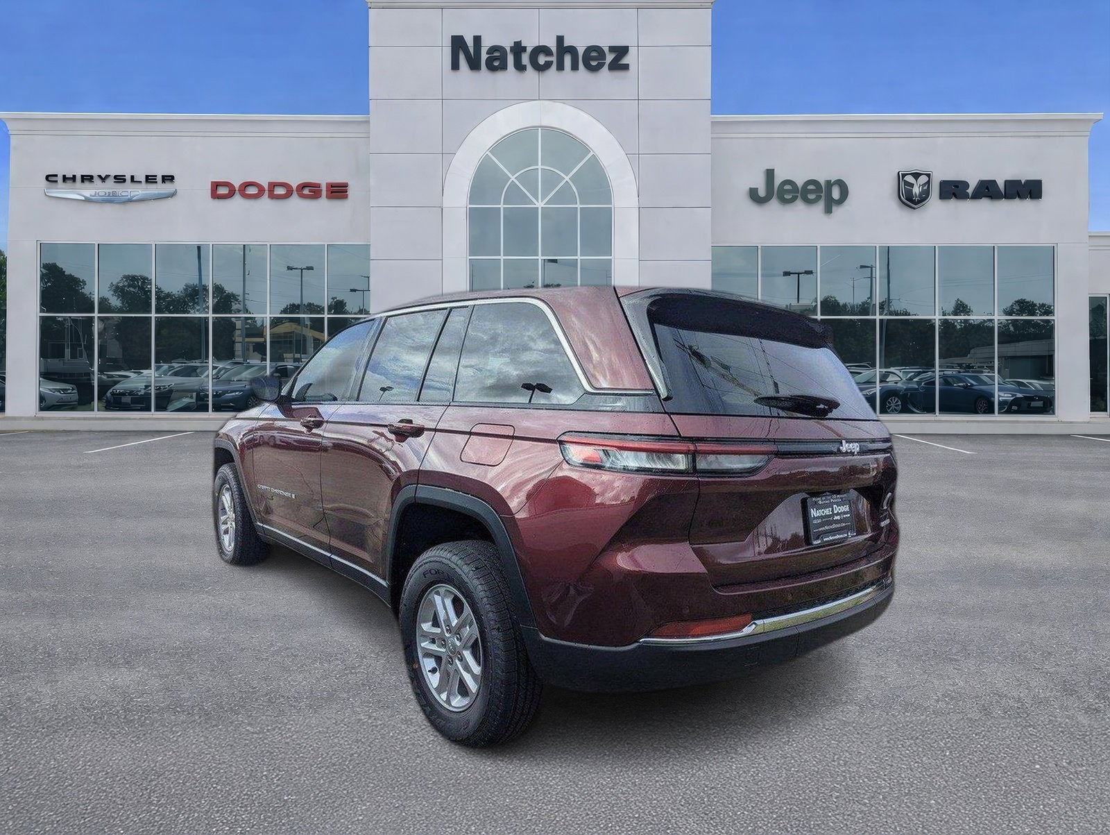 2025 Jeep Grand Cherokee GRAND CHEROKEE LAREDO 4X2