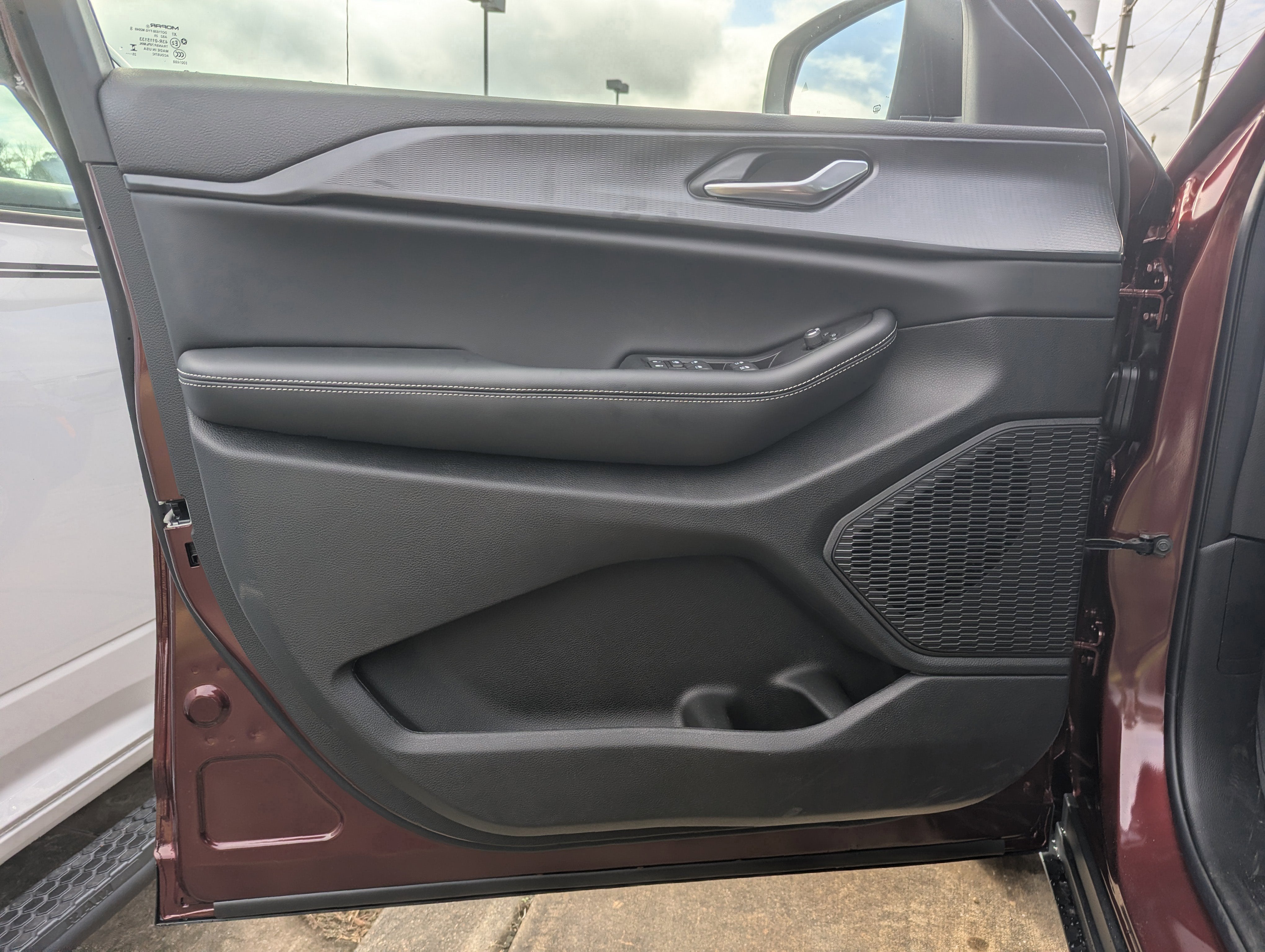 2025 Jeep Grand Cherokee GRAND CHEROKEE LAREDO 4X2