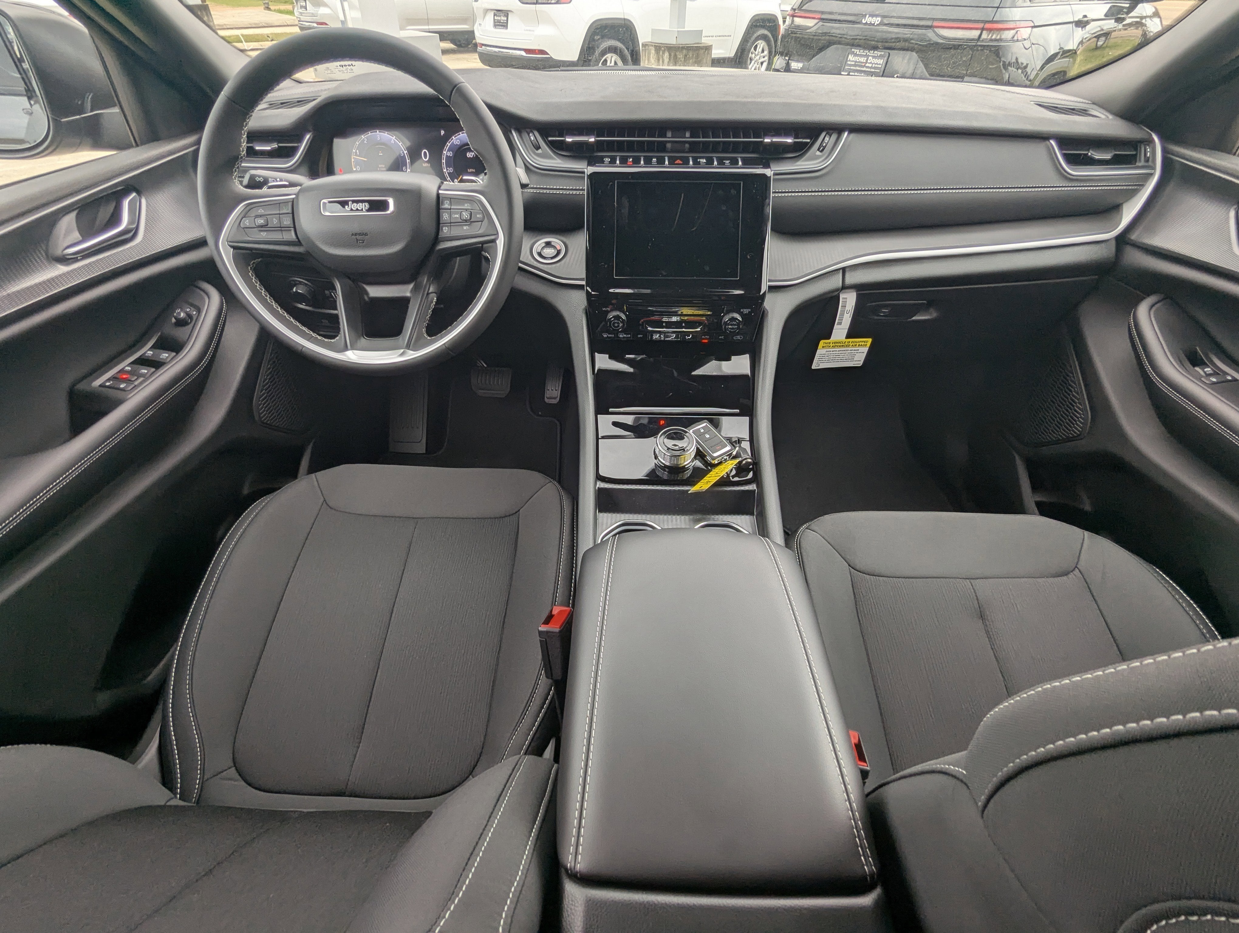 2025 Jeep Grand Cherokee GRAND CHEROKEE LAREDO 4X2