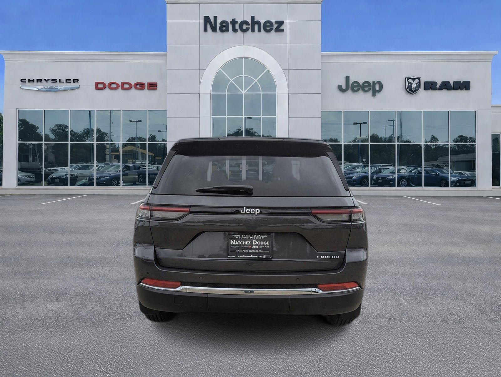 2025 Jeep Grand Cherokee GRAND CHEROKEE LAREDO 4X2