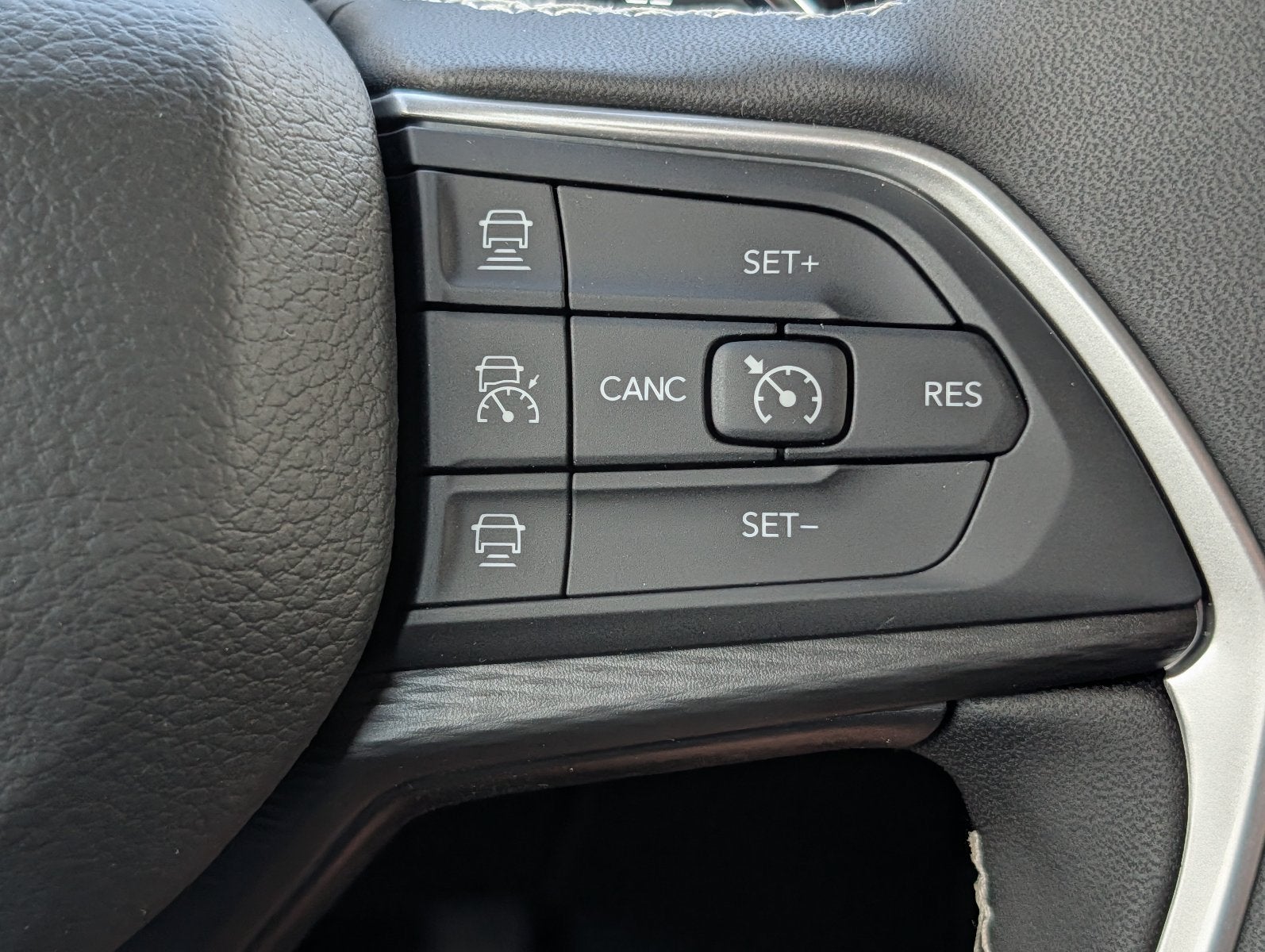 2026 Jeep Grand Cherokee GRAND CHEROKEE LAREDO X 4X4