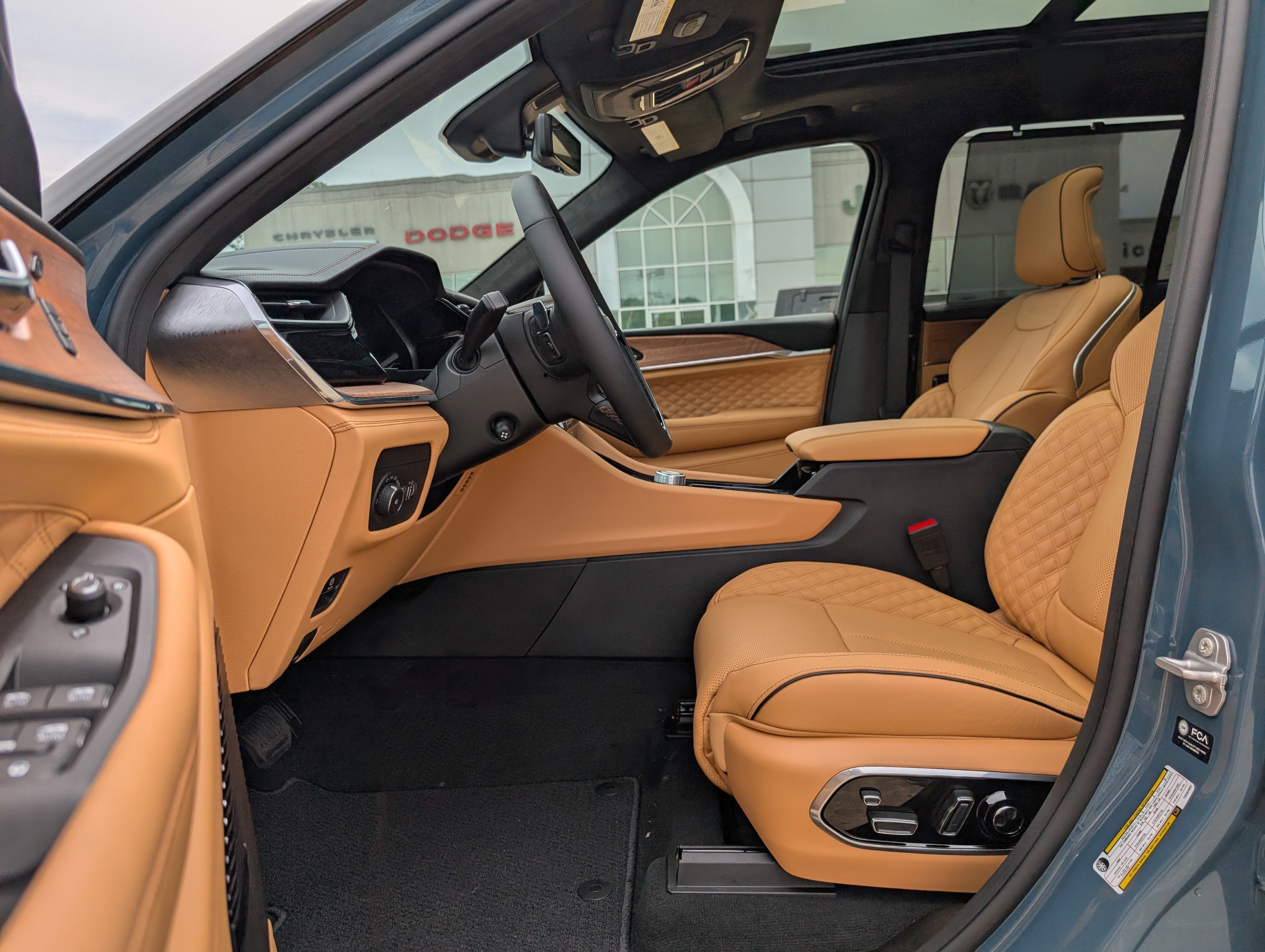 2026 Jeep Grand Cherokee GRAND CHEROKEE SUMMIT 4X4