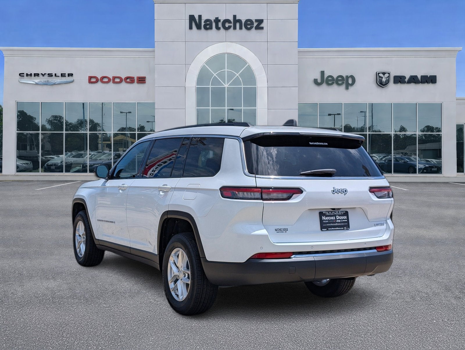2026 Jeep Grand Cherokee GRAND CHEROKEE L LAREDO X 4X2