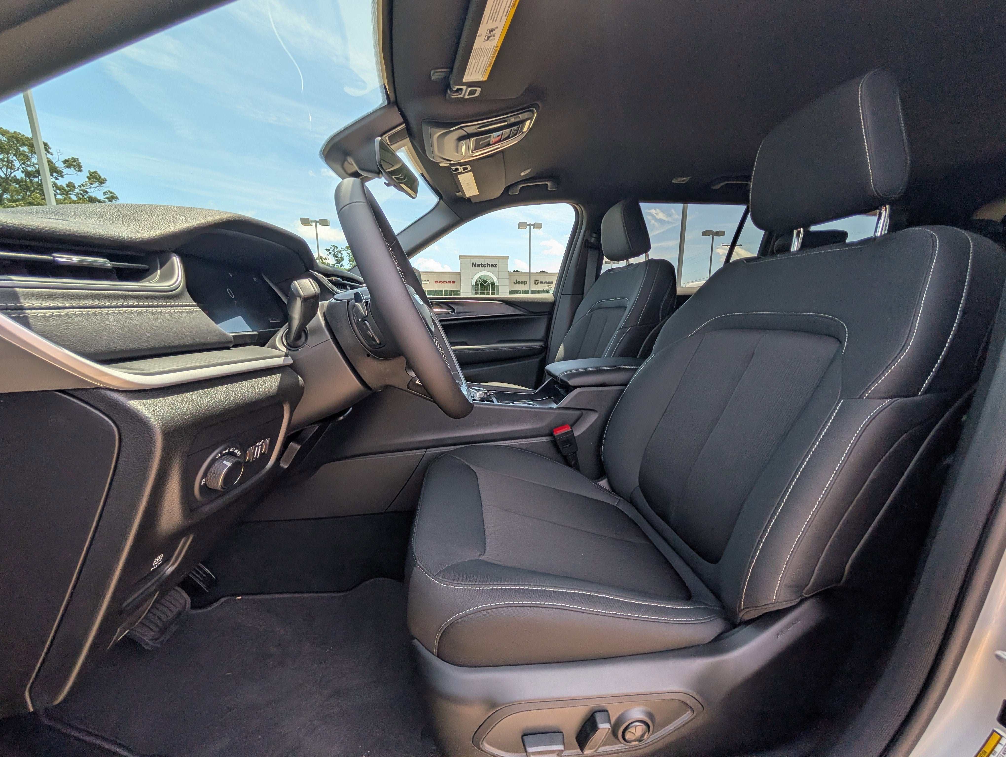 2026 Jeep Grand Cherokee GRAND CHEROKEE L LAREDO 4X2