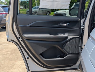 2026 Jeep Grand Cherokee GRAND CHEROKEE L LAREDO 4X2