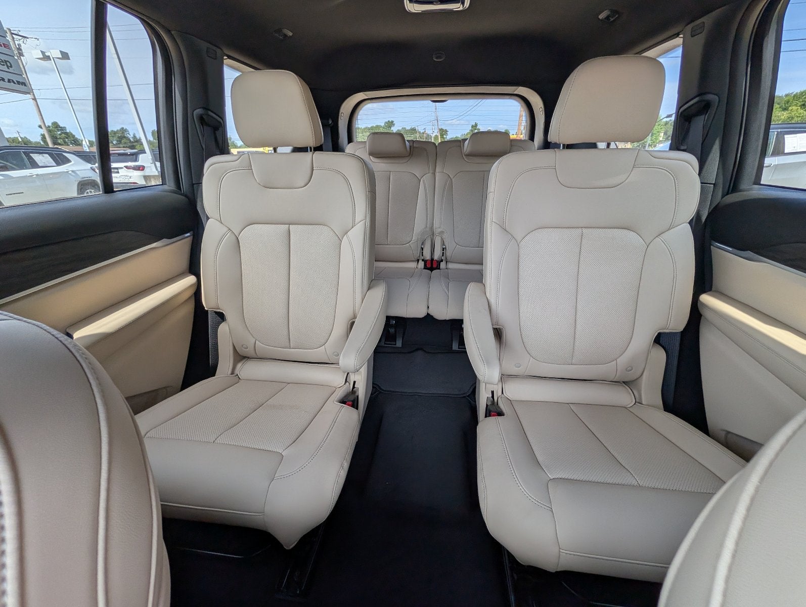2026 Jeep Grand Cherokee GRAND CHEROKEE L LIMITED 4X2