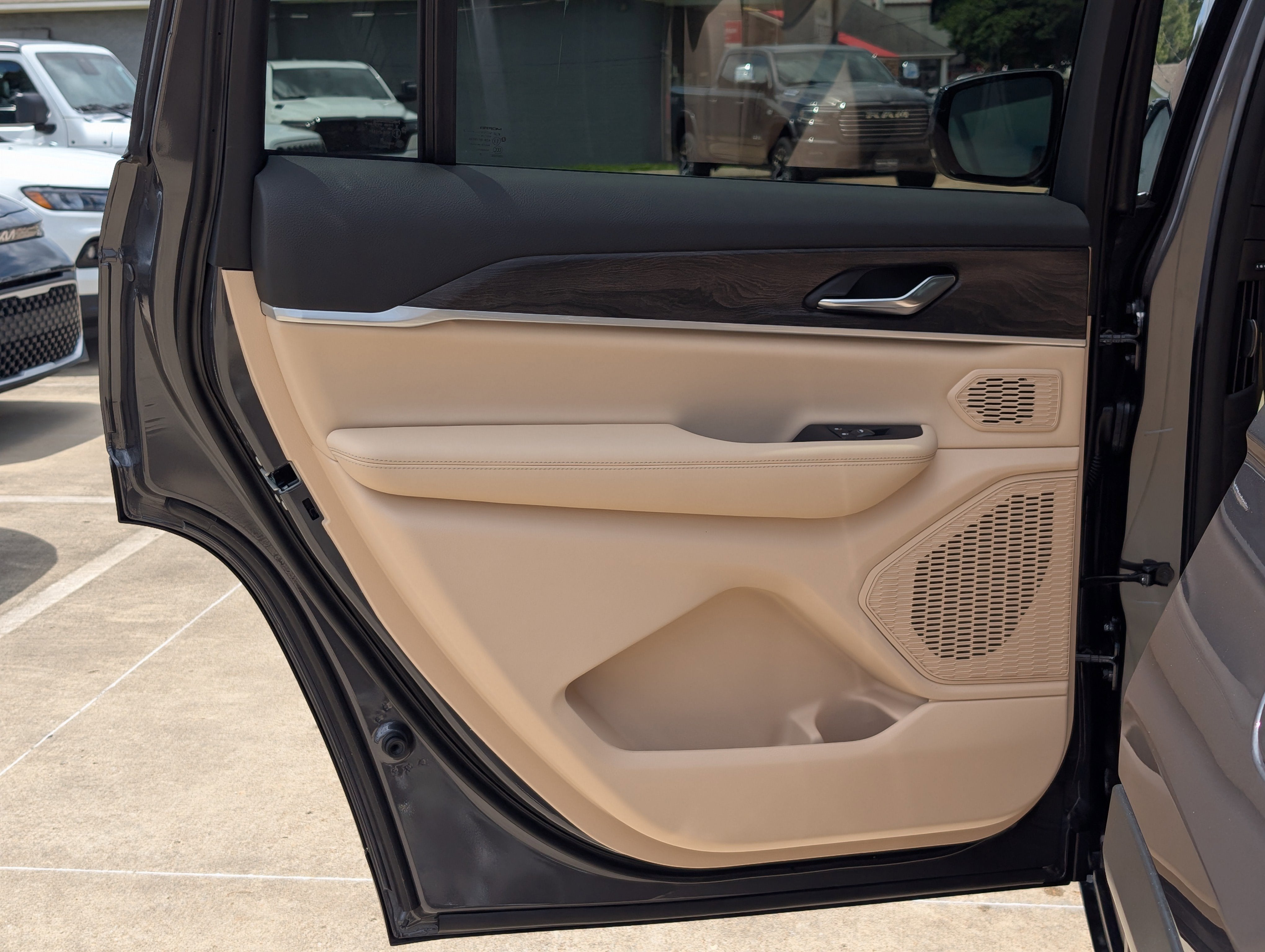 2026 Jeep Grand Cherokee GRAND CHEROKEE L LIMITED 4X2