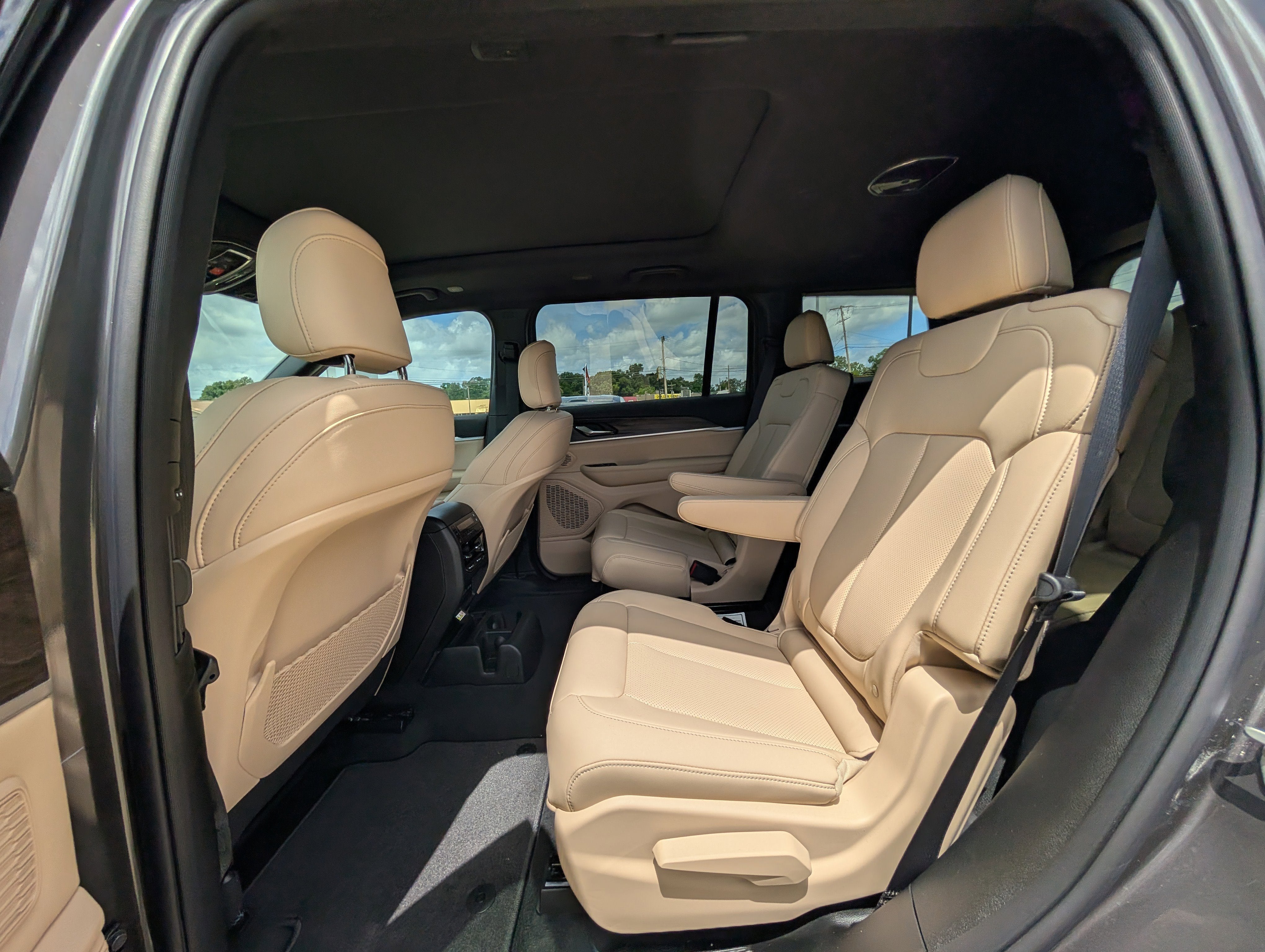 2026 Jeep Grand Cherokee GRAND CHEROKEE L LIMITED 4X2
