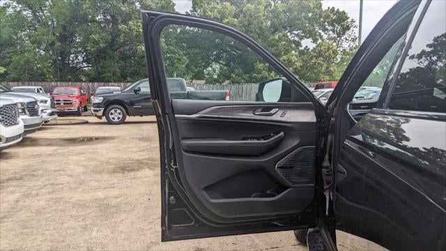 2023 Jeep Grand Cherokee GRAND CHEROKEE L OVERLAND 4X2