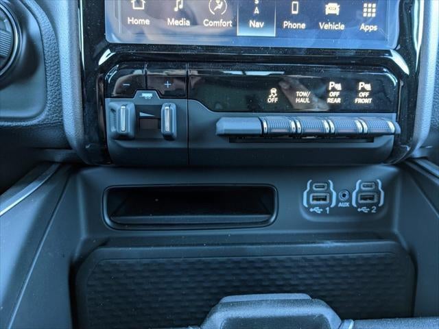 2022 RAM Ram 1500 RAM 1500 BIG HORN CREW CAB 4X4 5'7' BOX