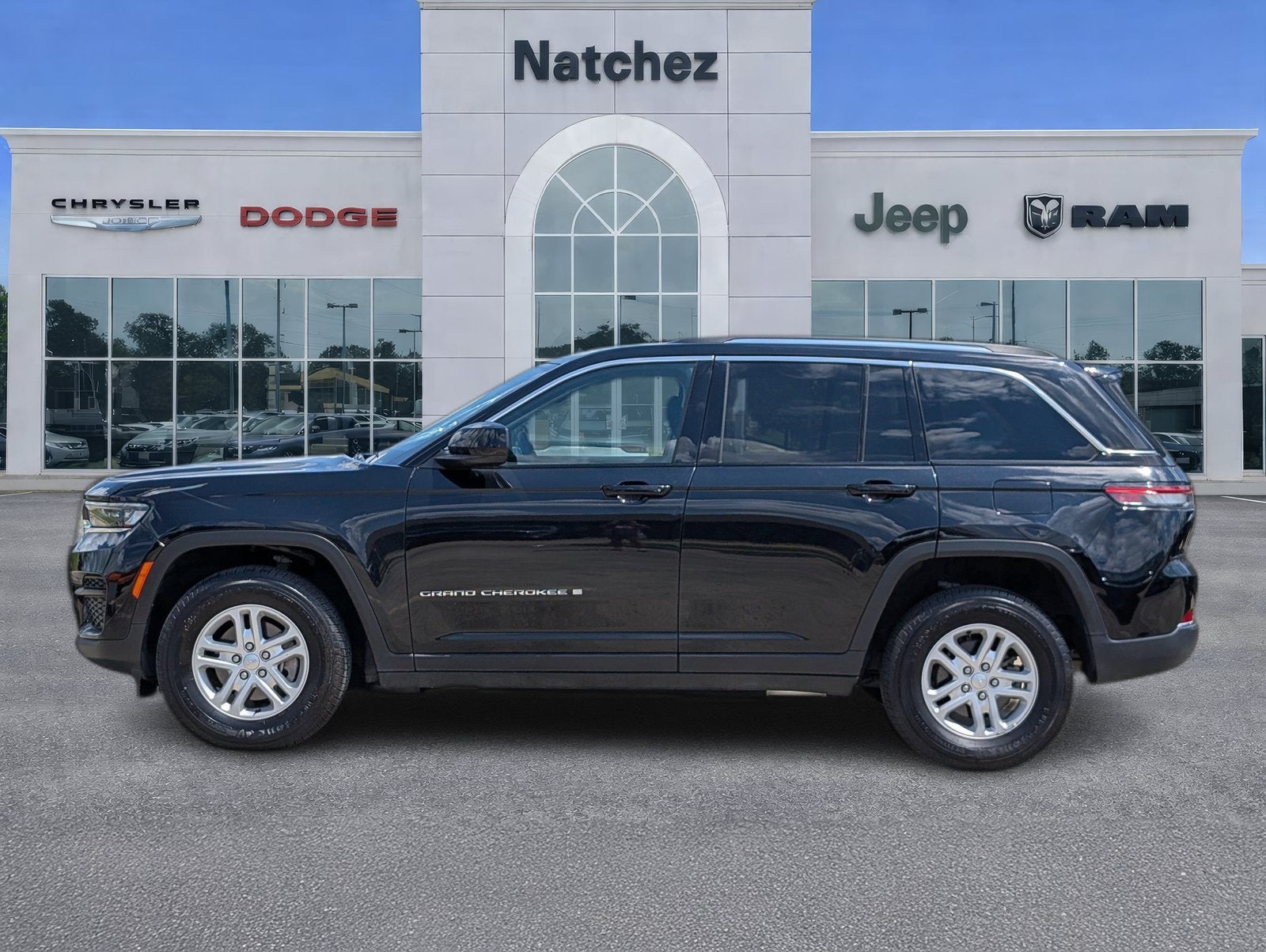 2024 Jeep Grand Cherokee Laredo