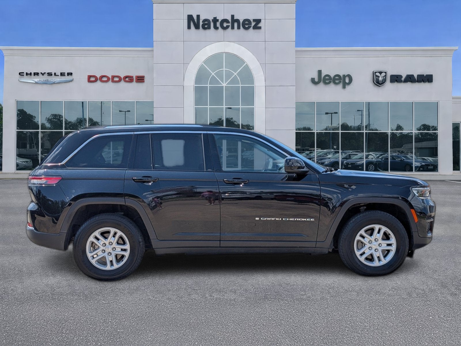2024 Jeep Grand Cherokee Laredo