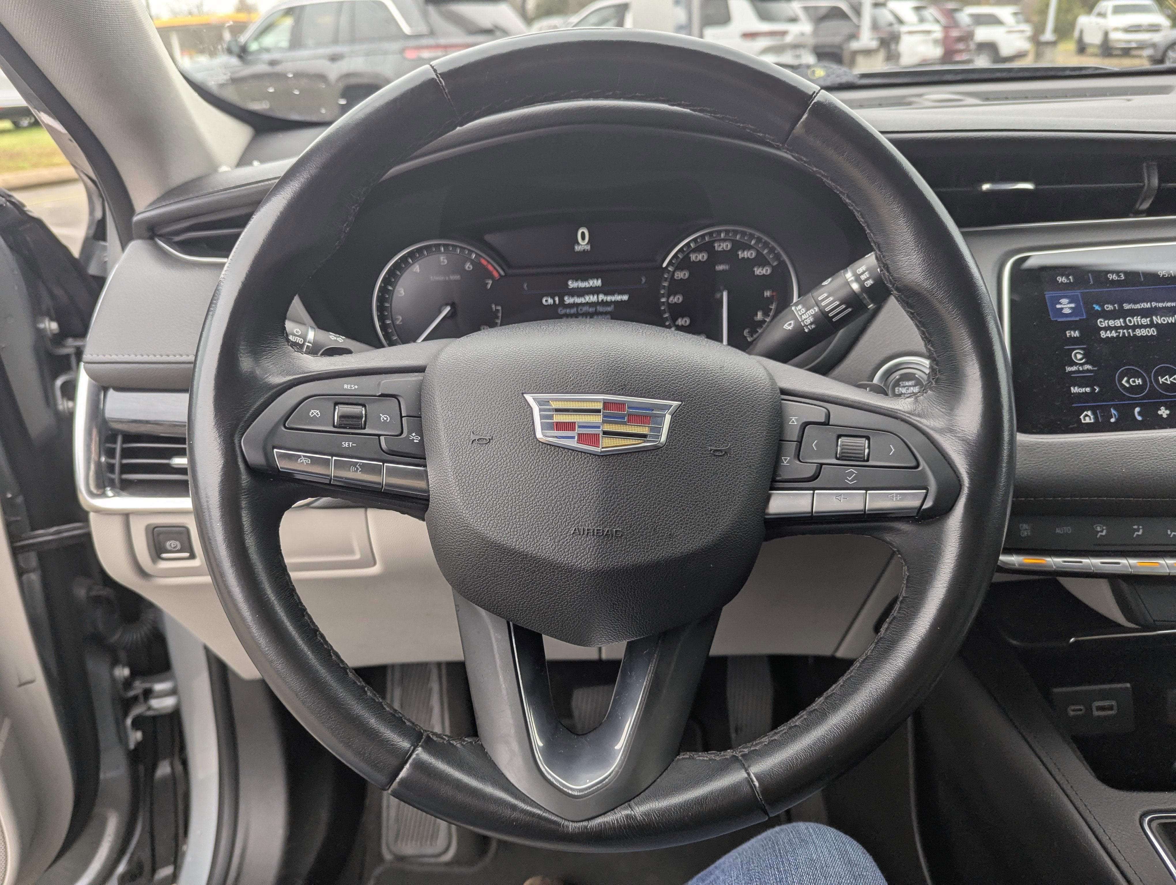 2023 Cadillac XT4 Premium Luxury