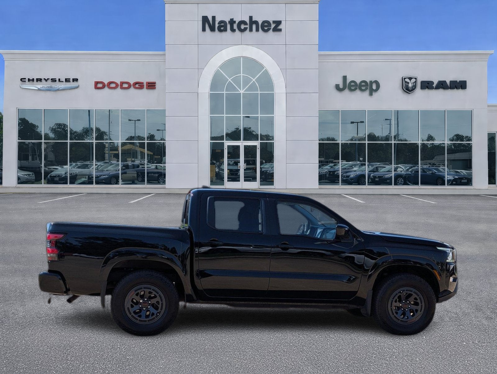 2024 Nissan Frontier SL