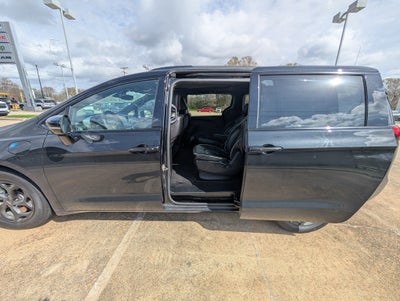 2024 Chrysler Pacifica Hybrid Select