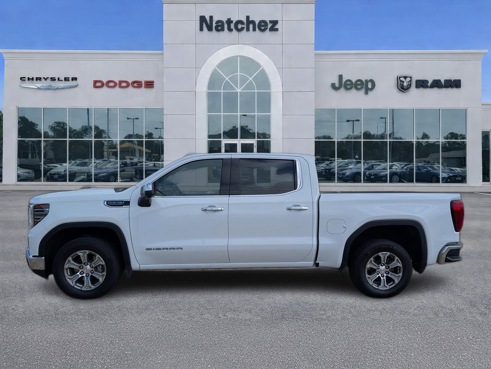 2025 GMC Sierra 1500 SLT