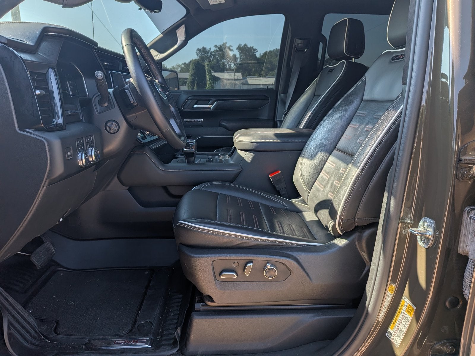 2023 GMC Sierra 1500 AT4X - Photo 13