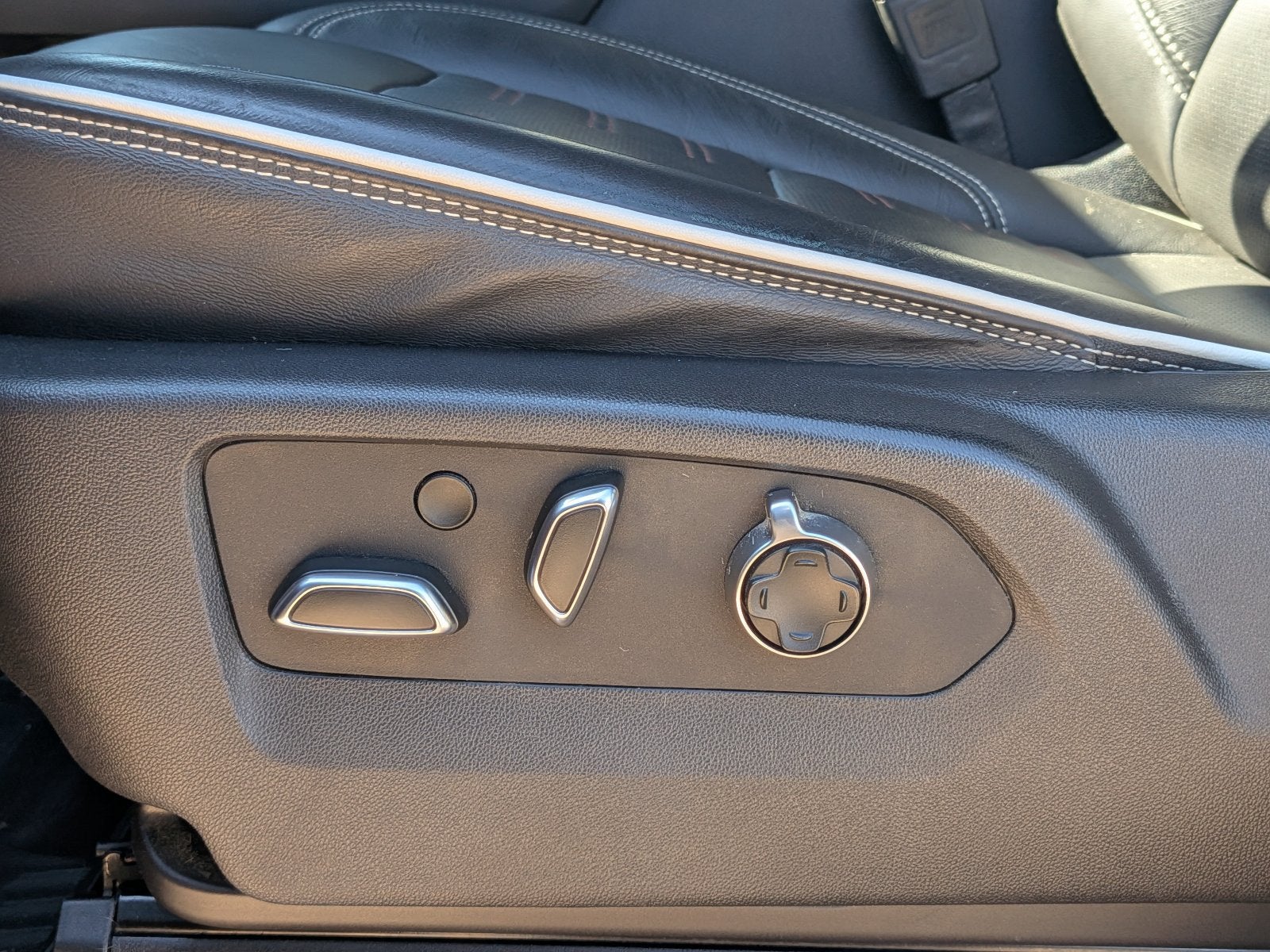 2023 GMC Sierra 1500 AT4X - Photo 14
