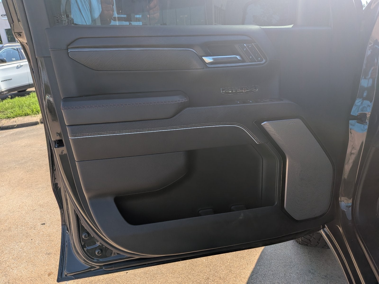 2023 GMC Sierra 1500 AT4X - Photo 17