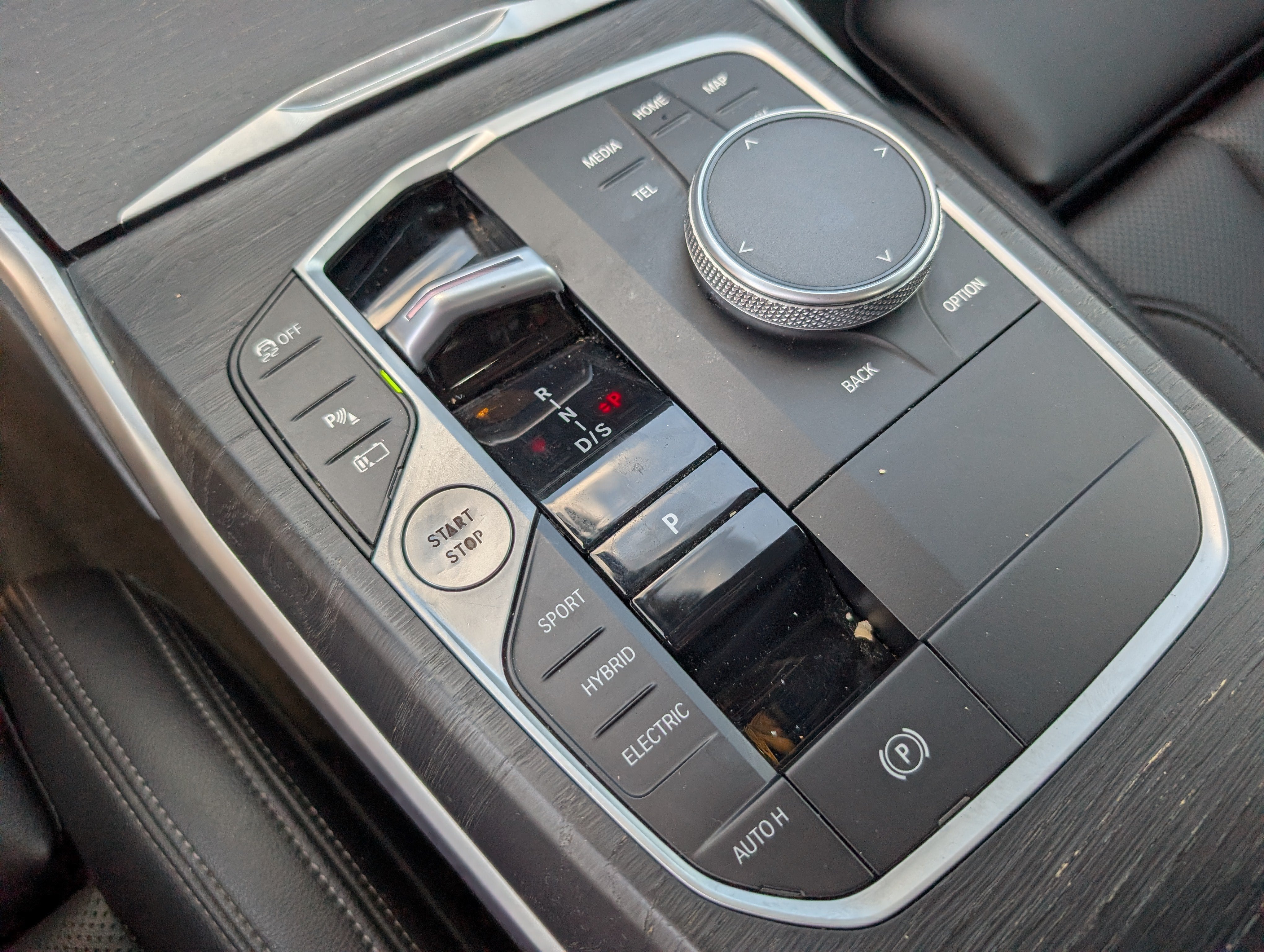 2024 BMW 3 Series 330e iPerformance
