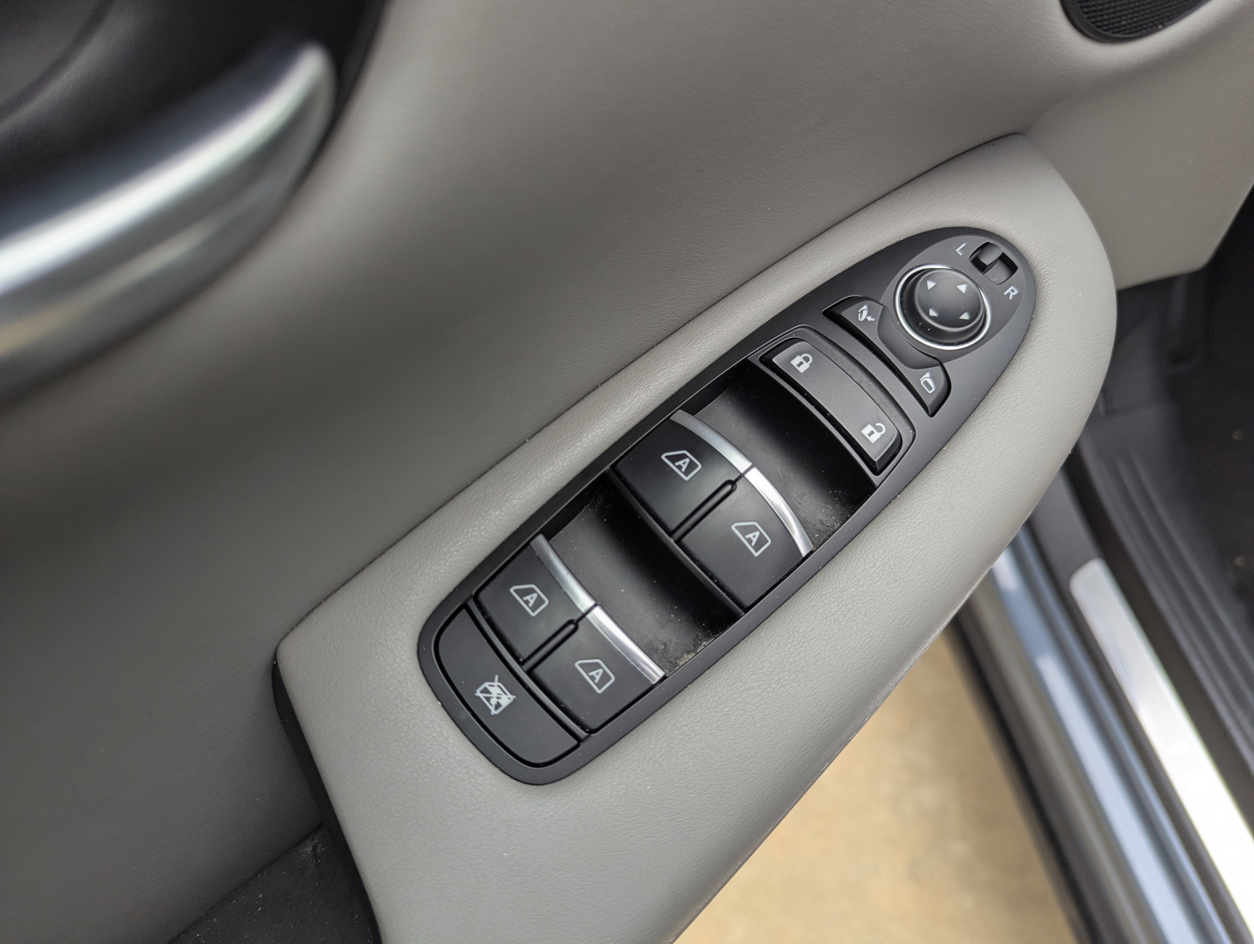 2024 INFINITI QX50 LUXE