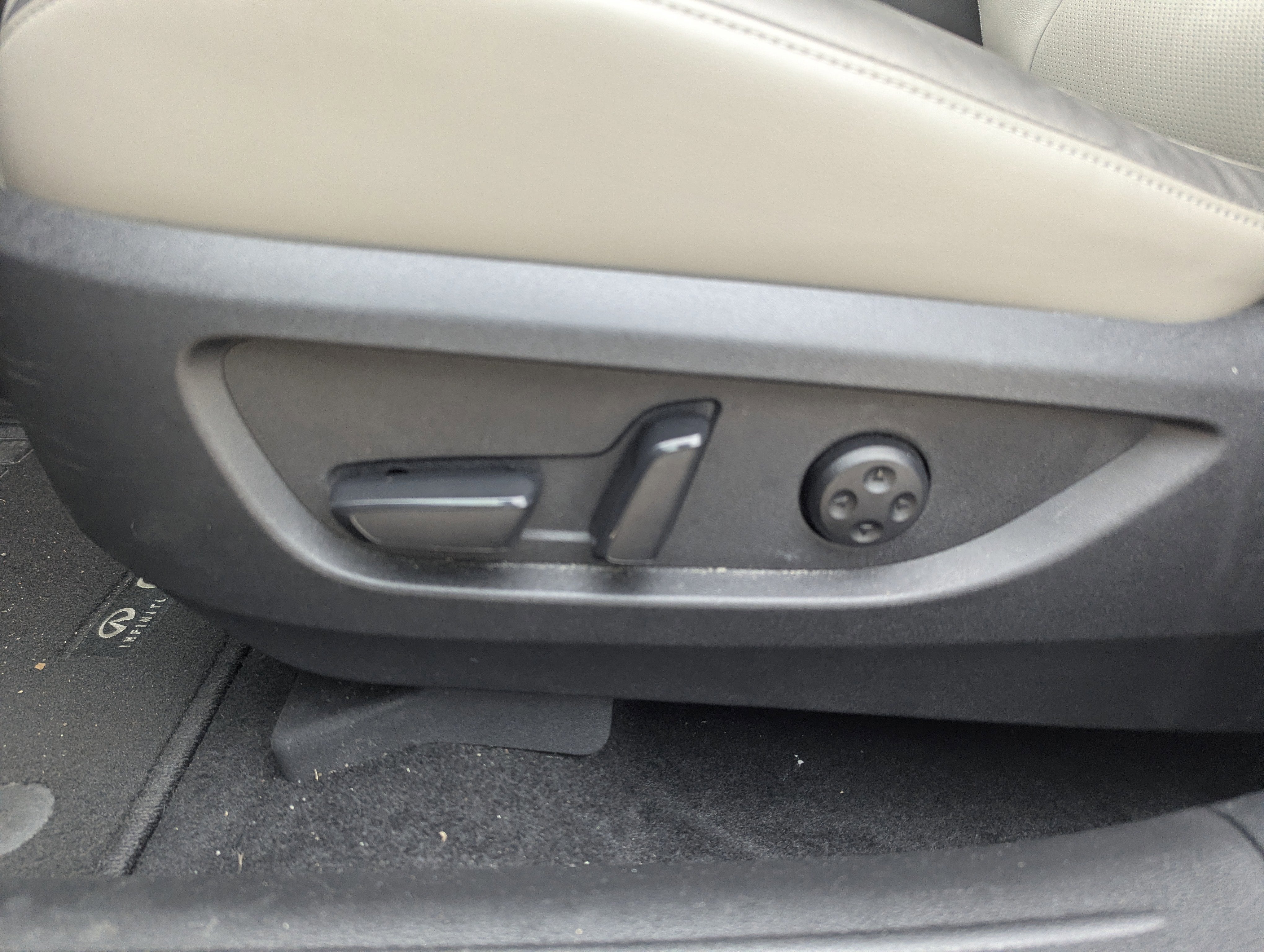 2024 INFINITI QX50 LUXE