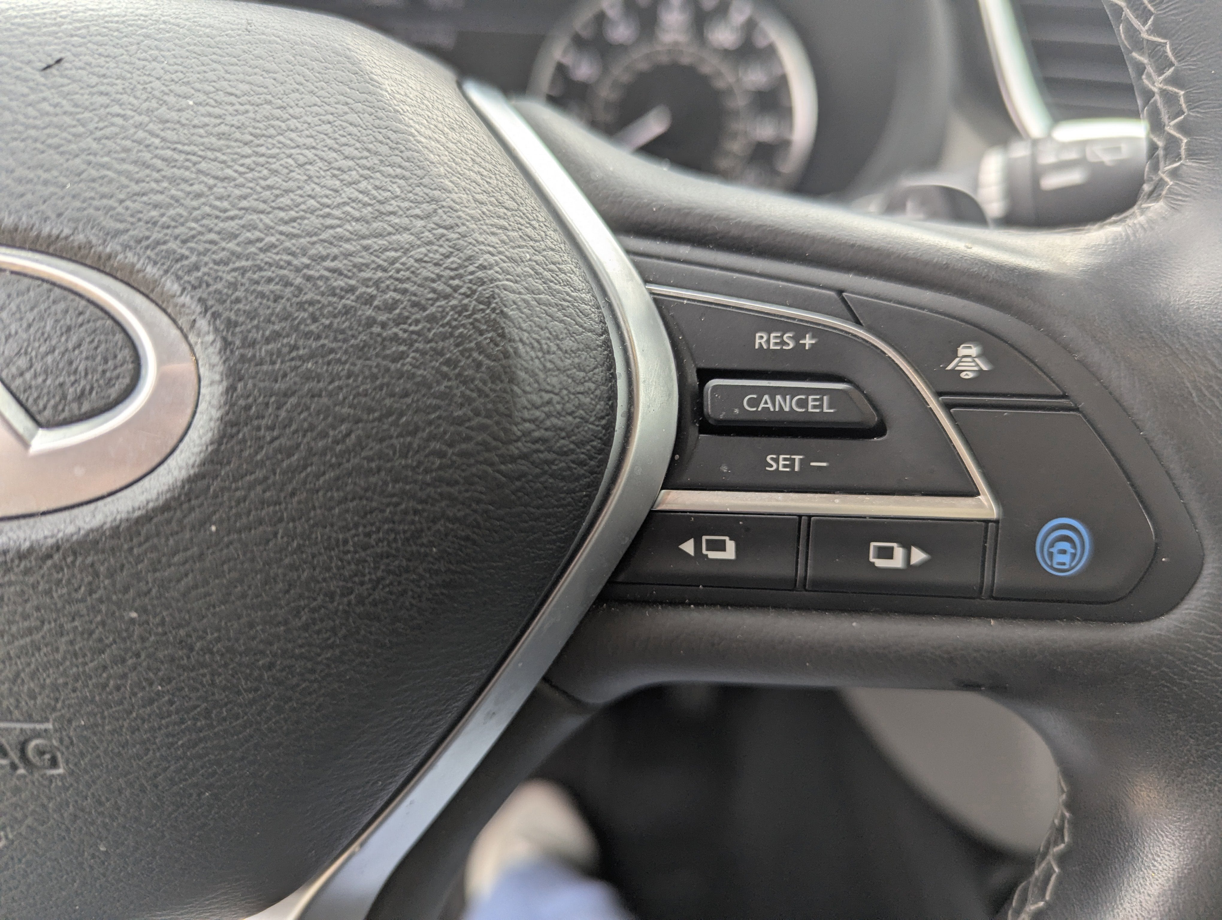 2024 INFINITI QX50 LUXE