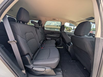 2024 Nissan Pathfinder SV