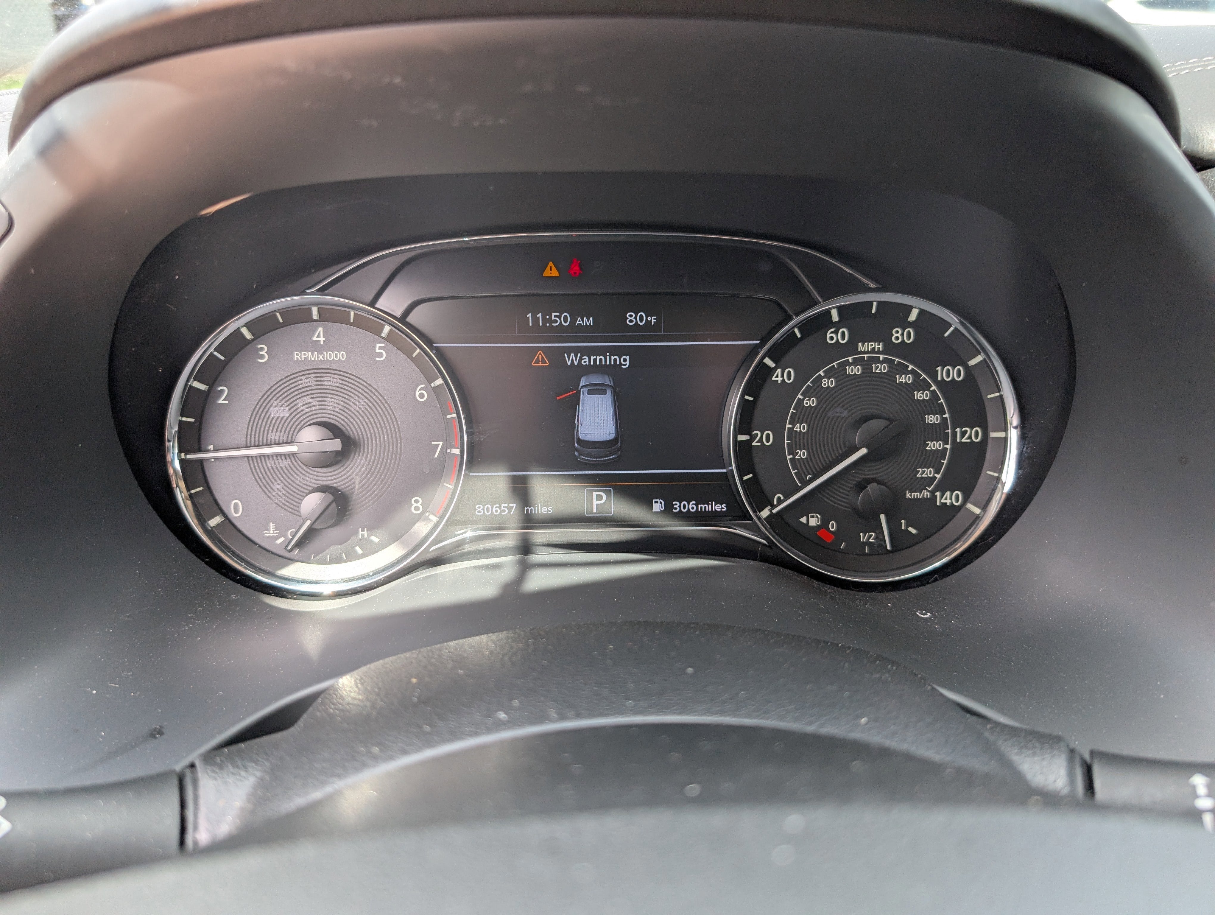 2023 INFINITI QX80 LUXE