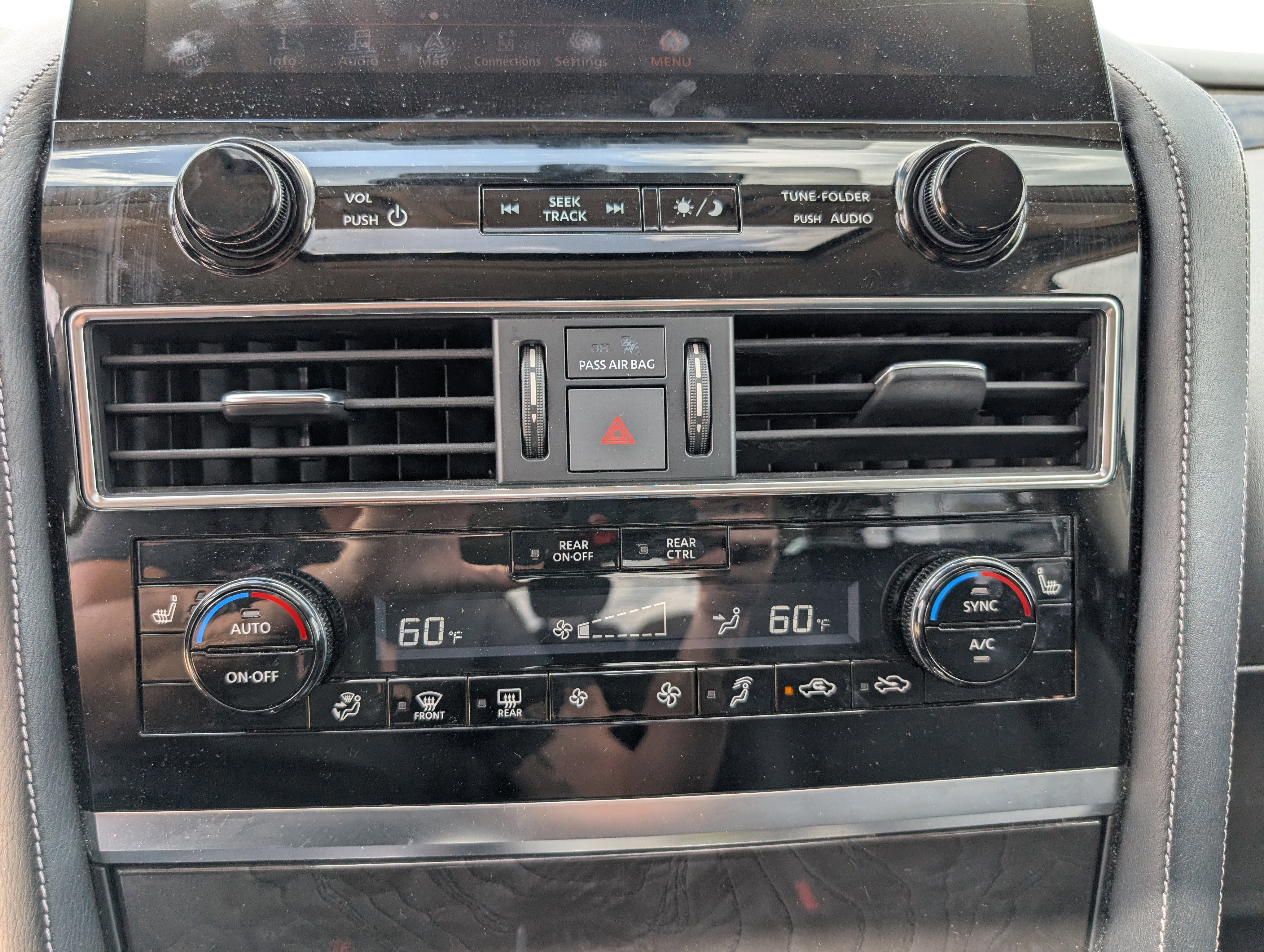 2023 INFINITI QX80 LUXE