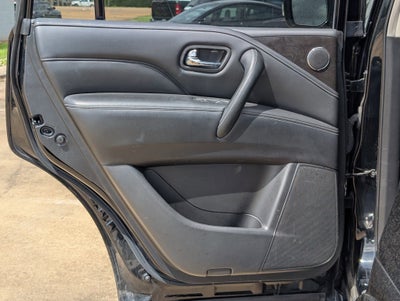 2023 INFINITI QX80 LUXE