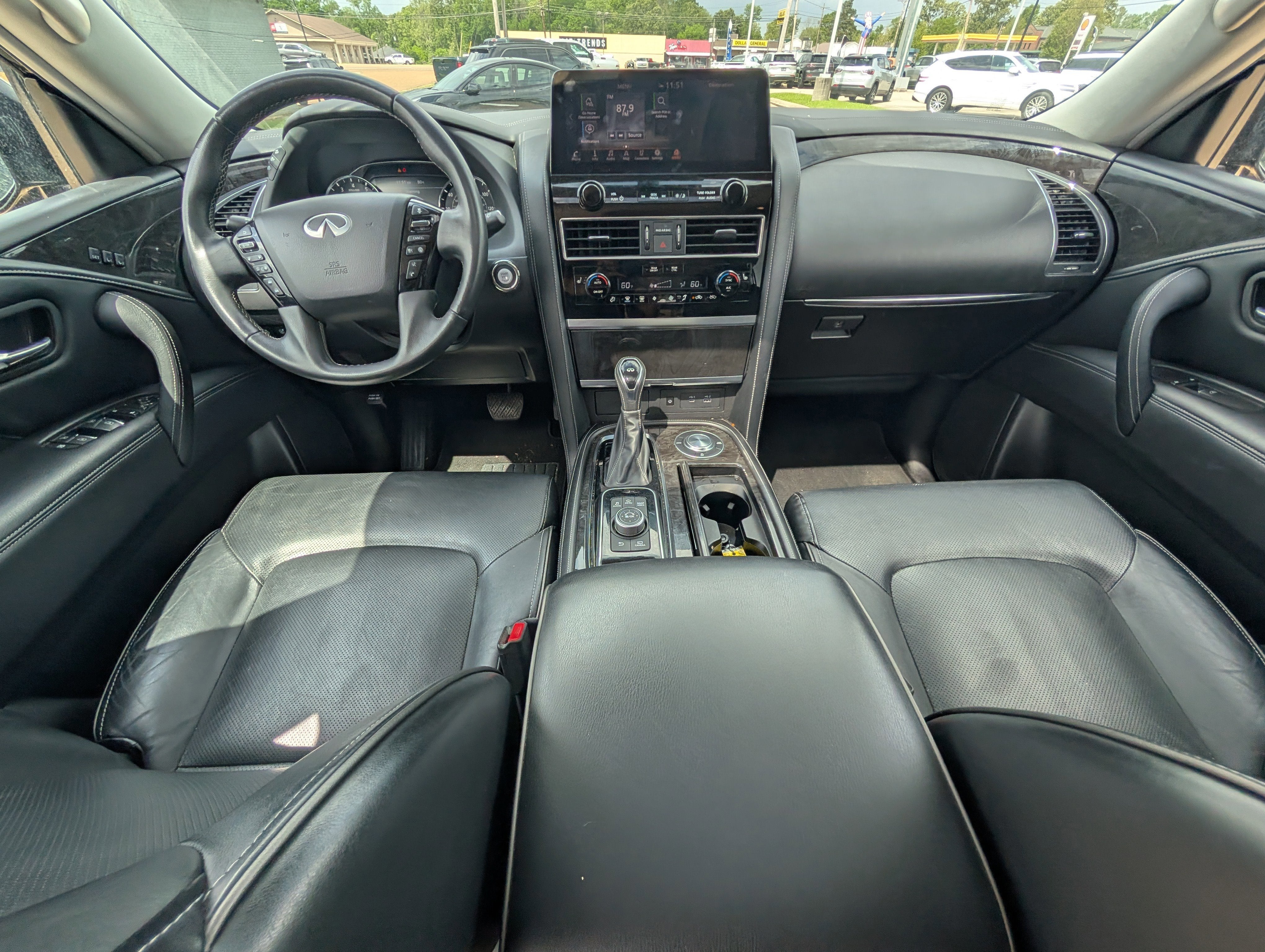 2023 INFINITI QX80 LUXE